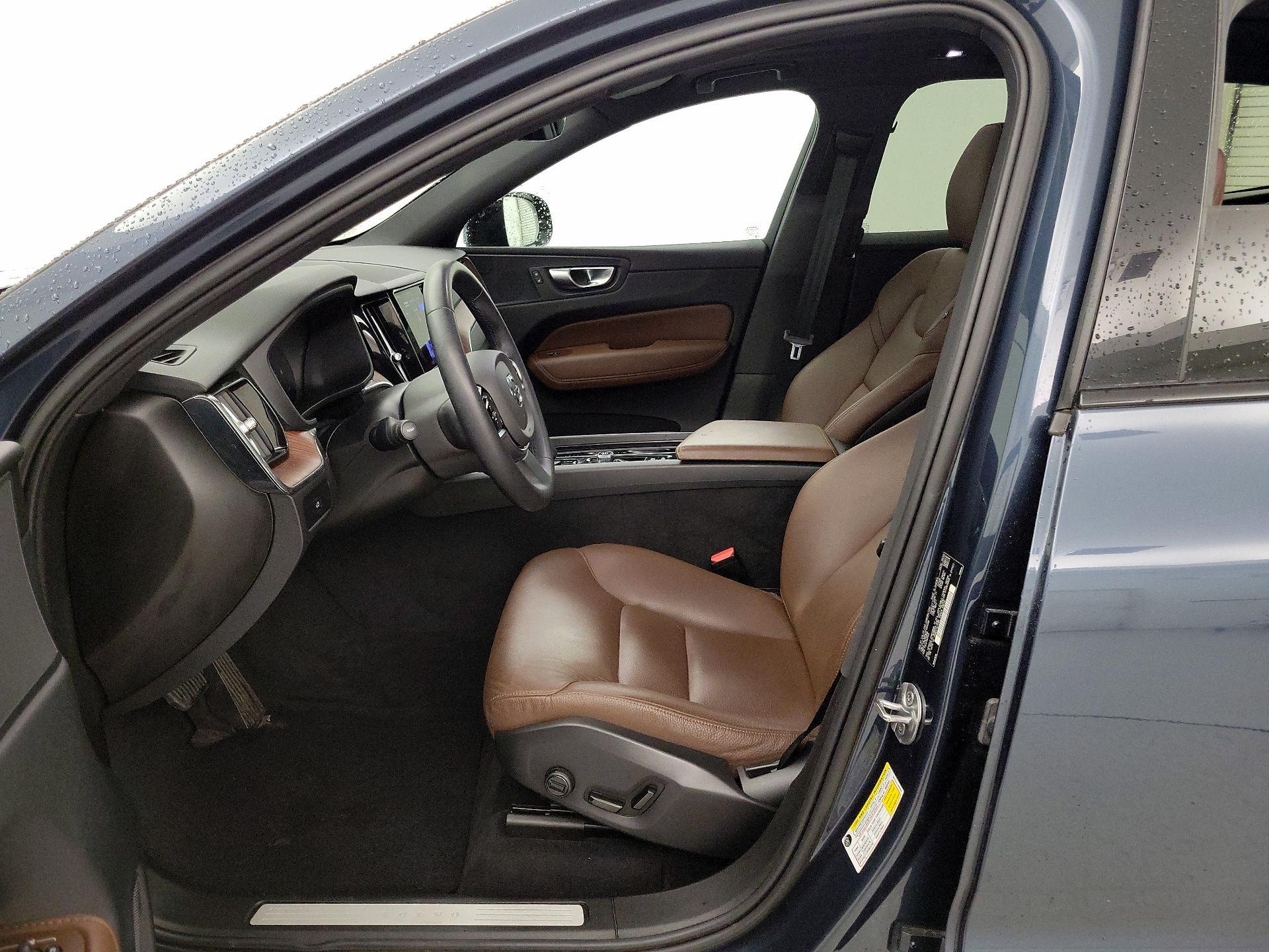 Thumbnail: 2023 Volvo XC60 - 11