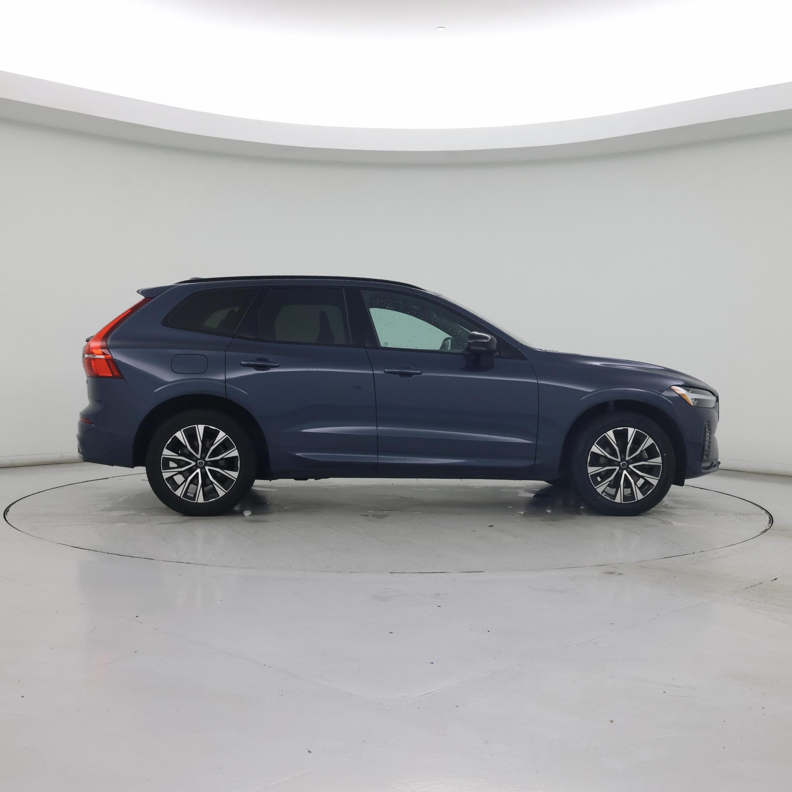 Thumbnail: 2023 Volvo XC60 - 7