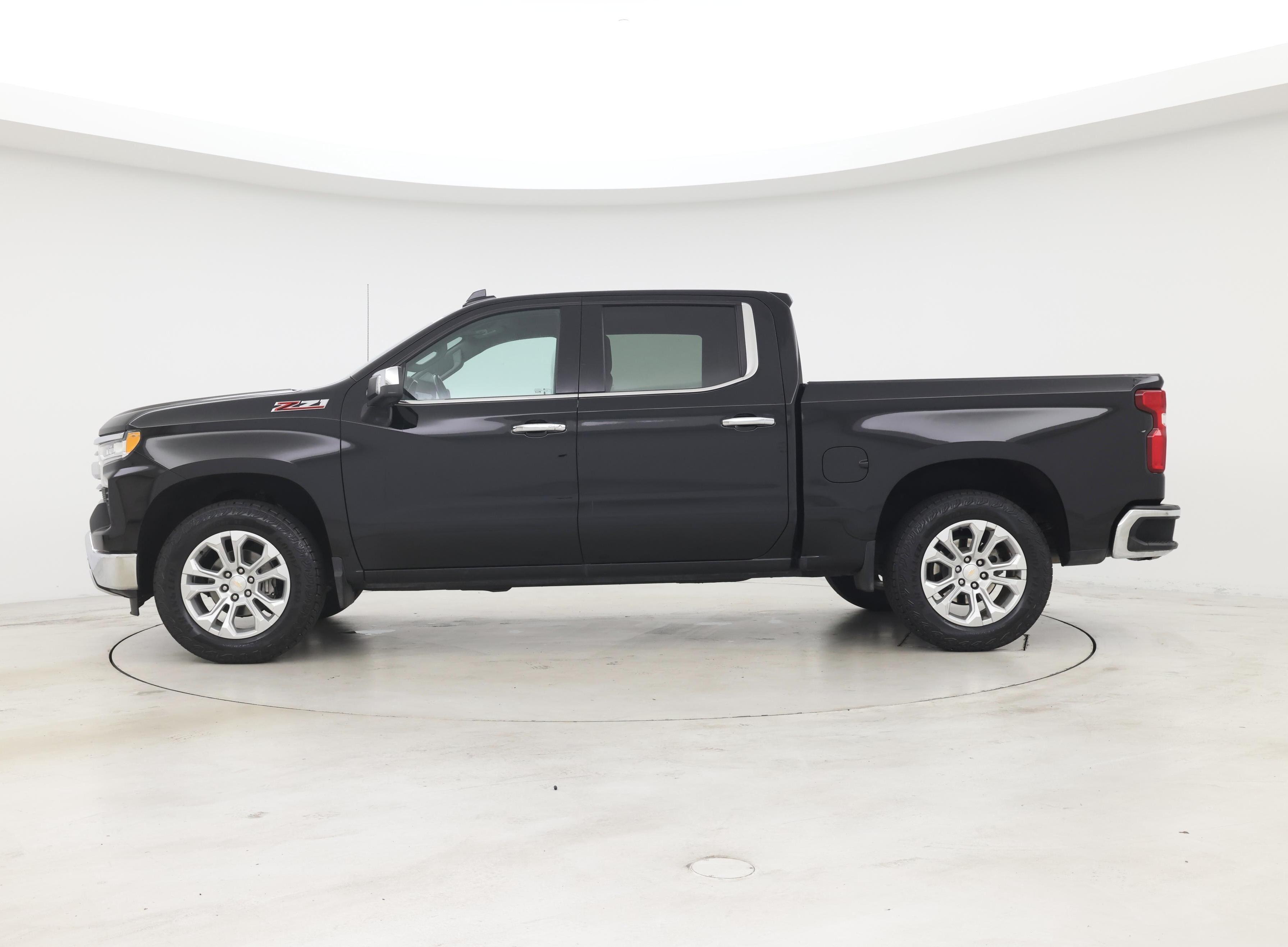 Thumbnail: 2024 Chevrolet Silverado 1500 - 3