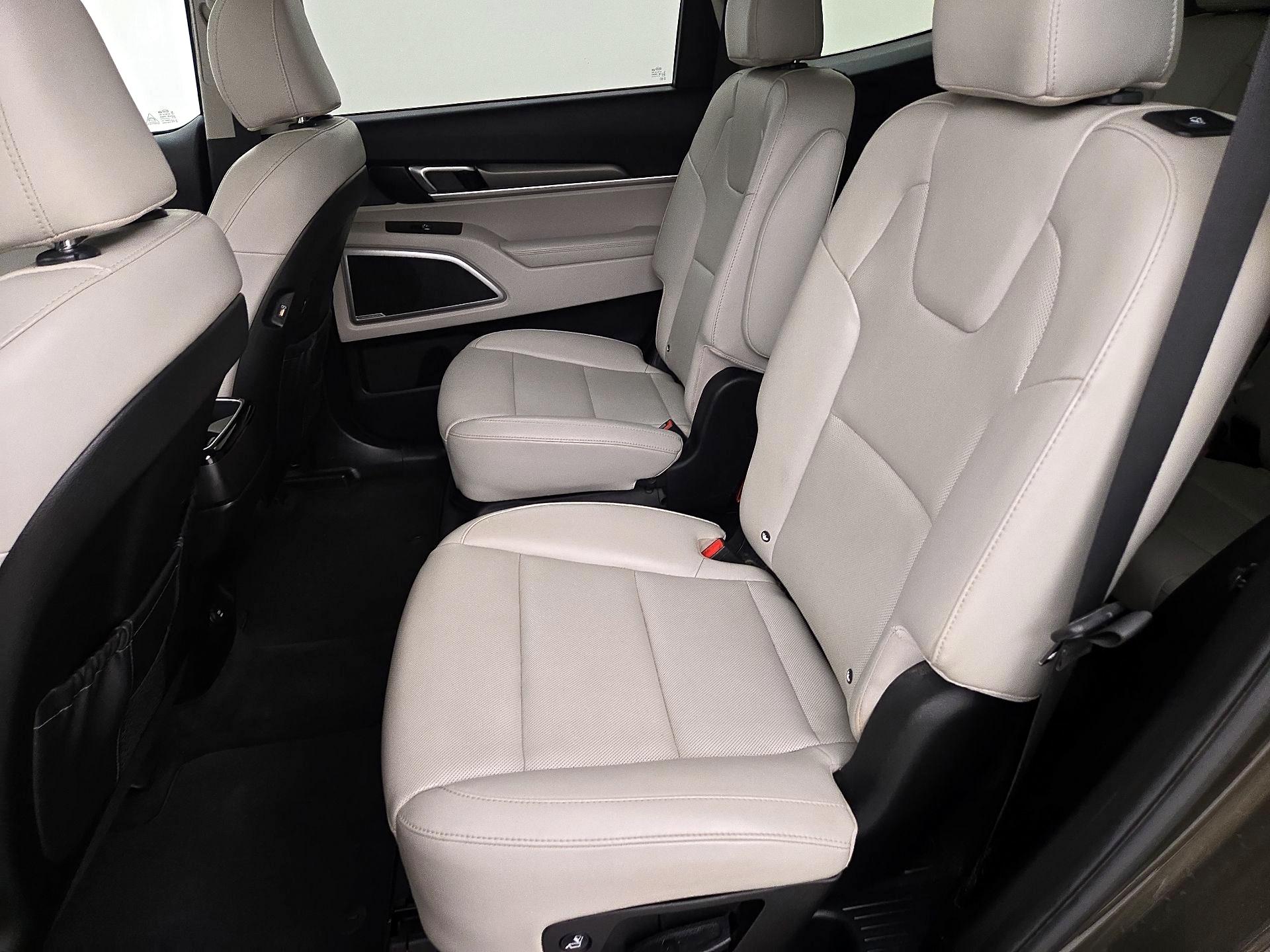 Thumbnail: 2020 Kia Telluride - 20