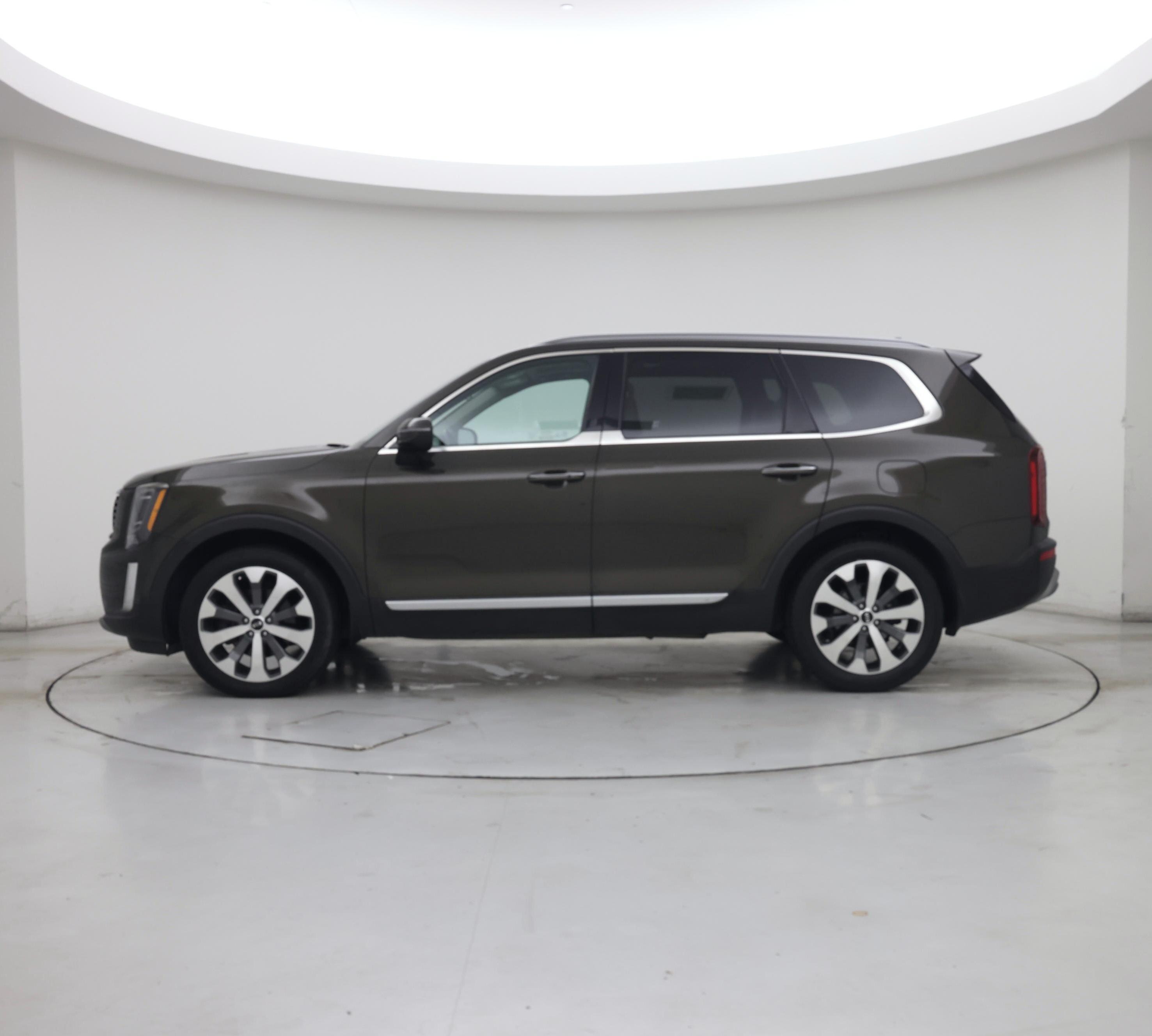 Thumbnail: 2020 Kia Telluride - 3
