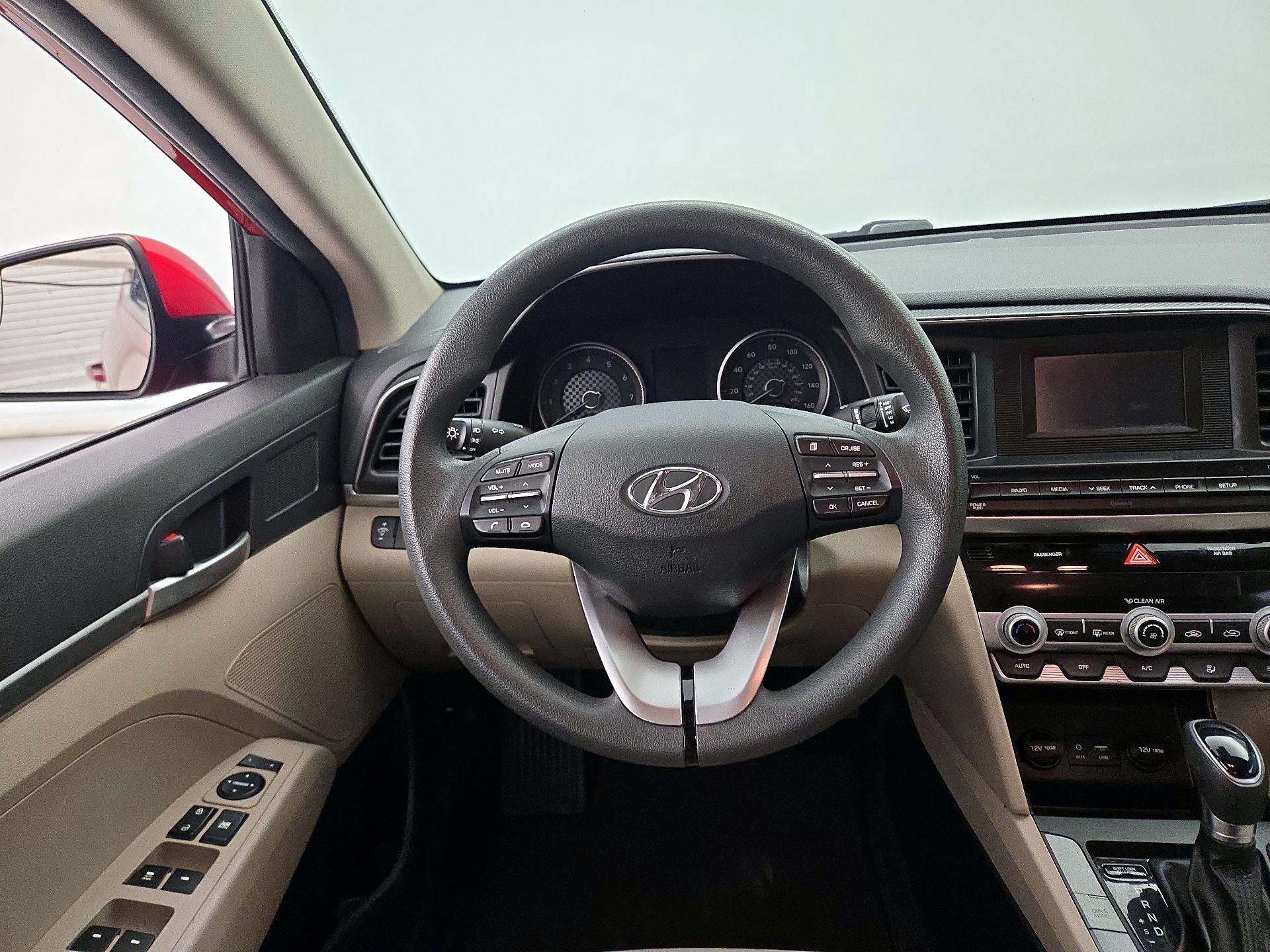 Thumbnail: 2020 Hyundai Elantra - 10