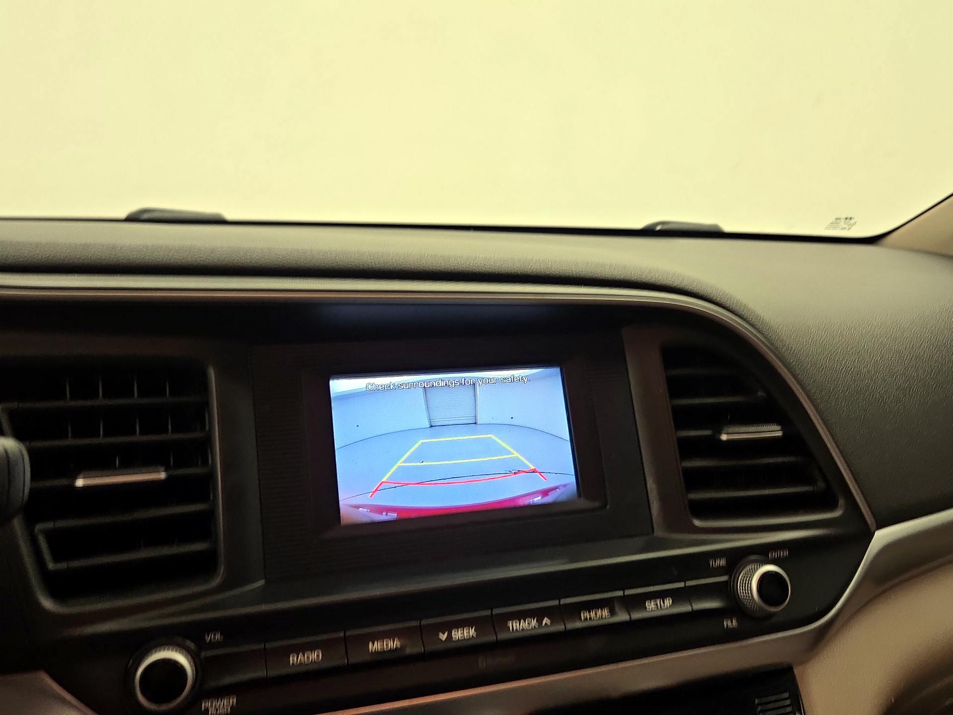 Thumbnail: 2020 Hyundai Elantra - 14