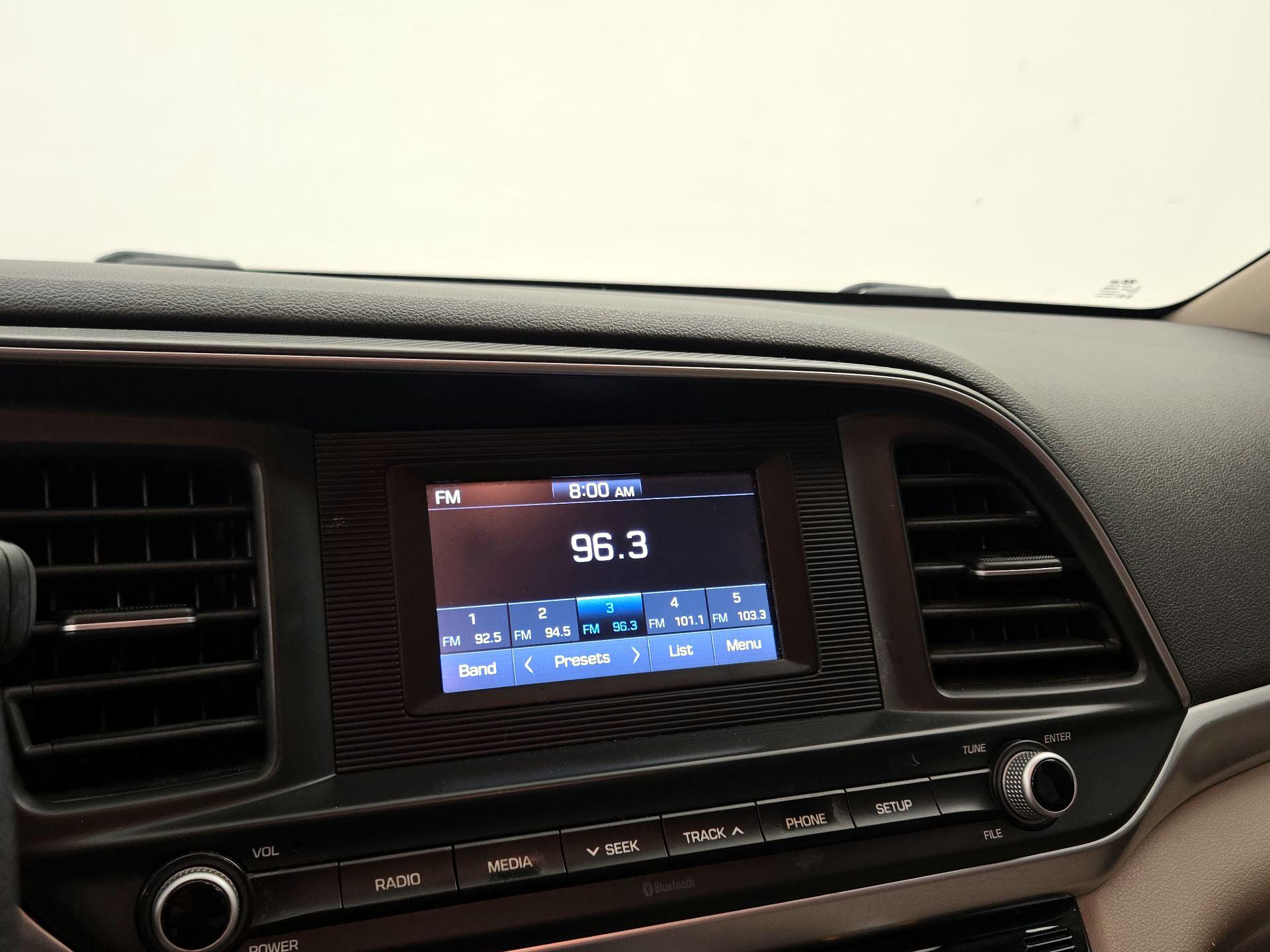 Thumbnail: 2020 Hyundai Elantra - 15