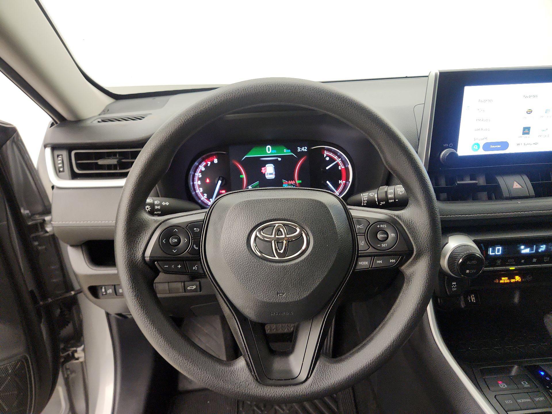 Thumbnail: 2025 Toyota RAV4 - 10