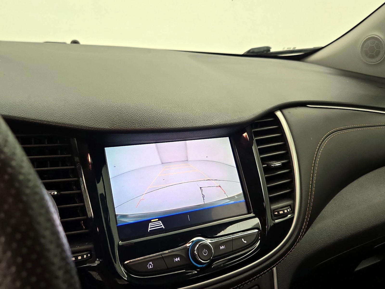 2021 Chevrolet Trax LS - Photo 15
