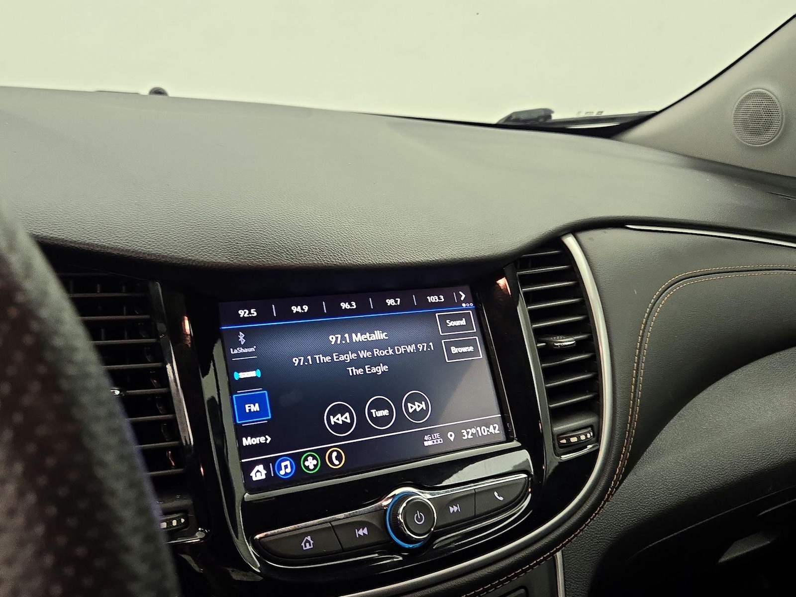 2021 Chevrolet Trax LS - Photo 16