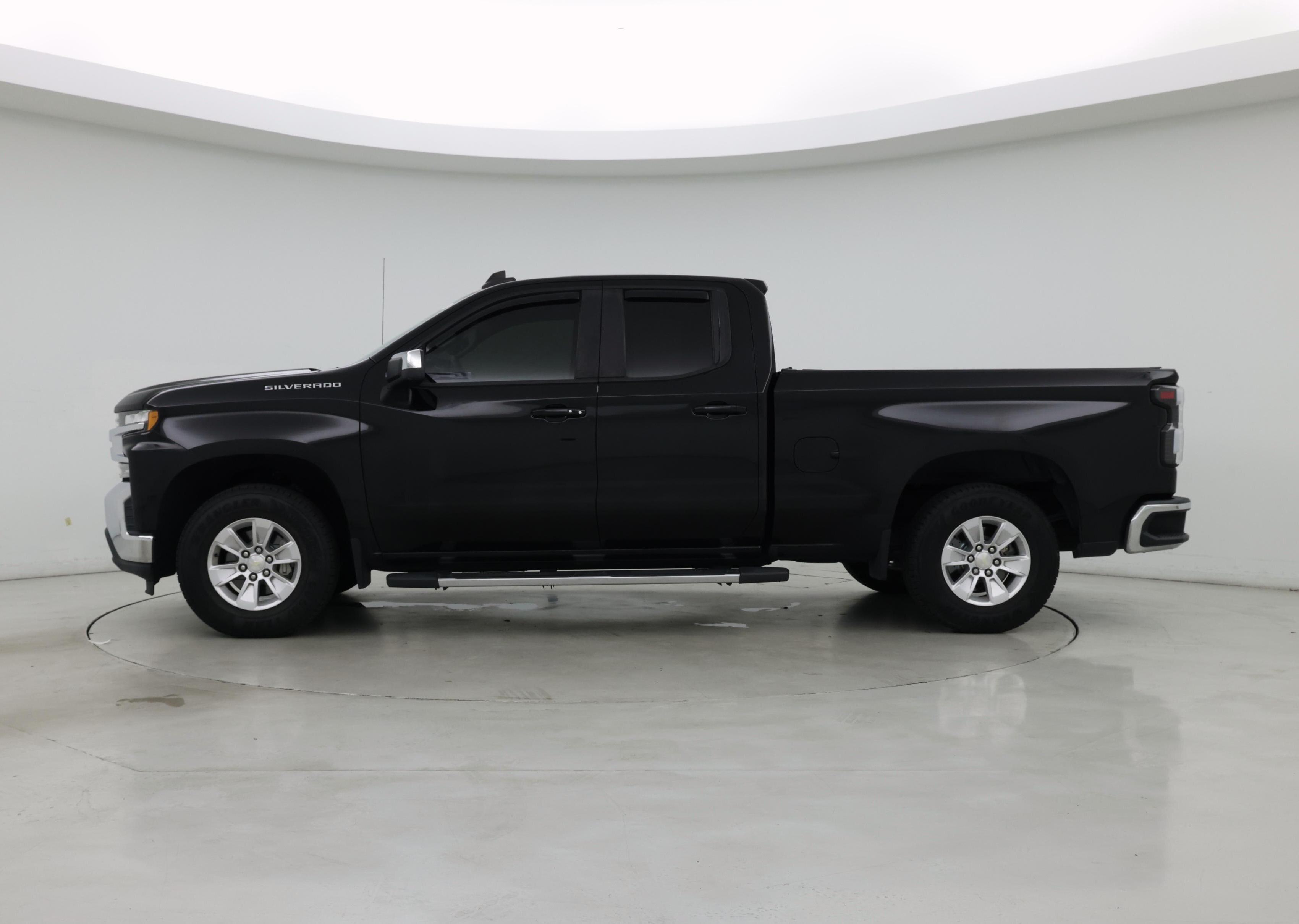 Thumbnail: 2020 Chevrolet Silverado 1500 - 3