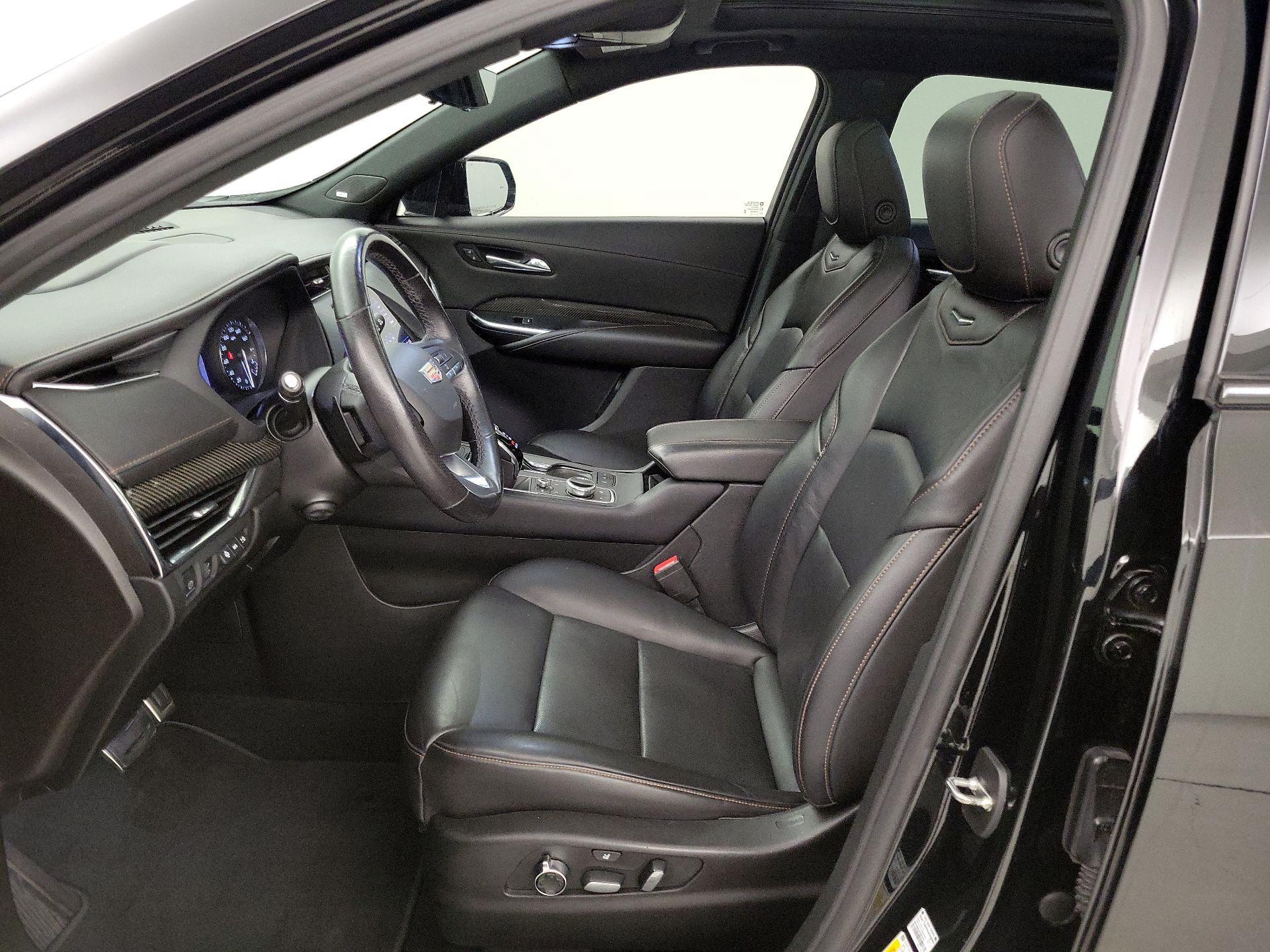 Thumbnail: 2021 Cadillac XT4 - 11
