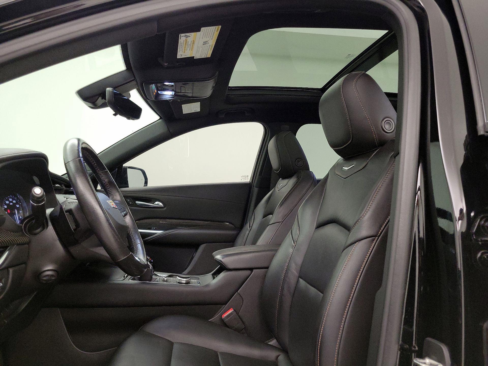 Thumbnail: 2021 Cadillac XT4 - 18