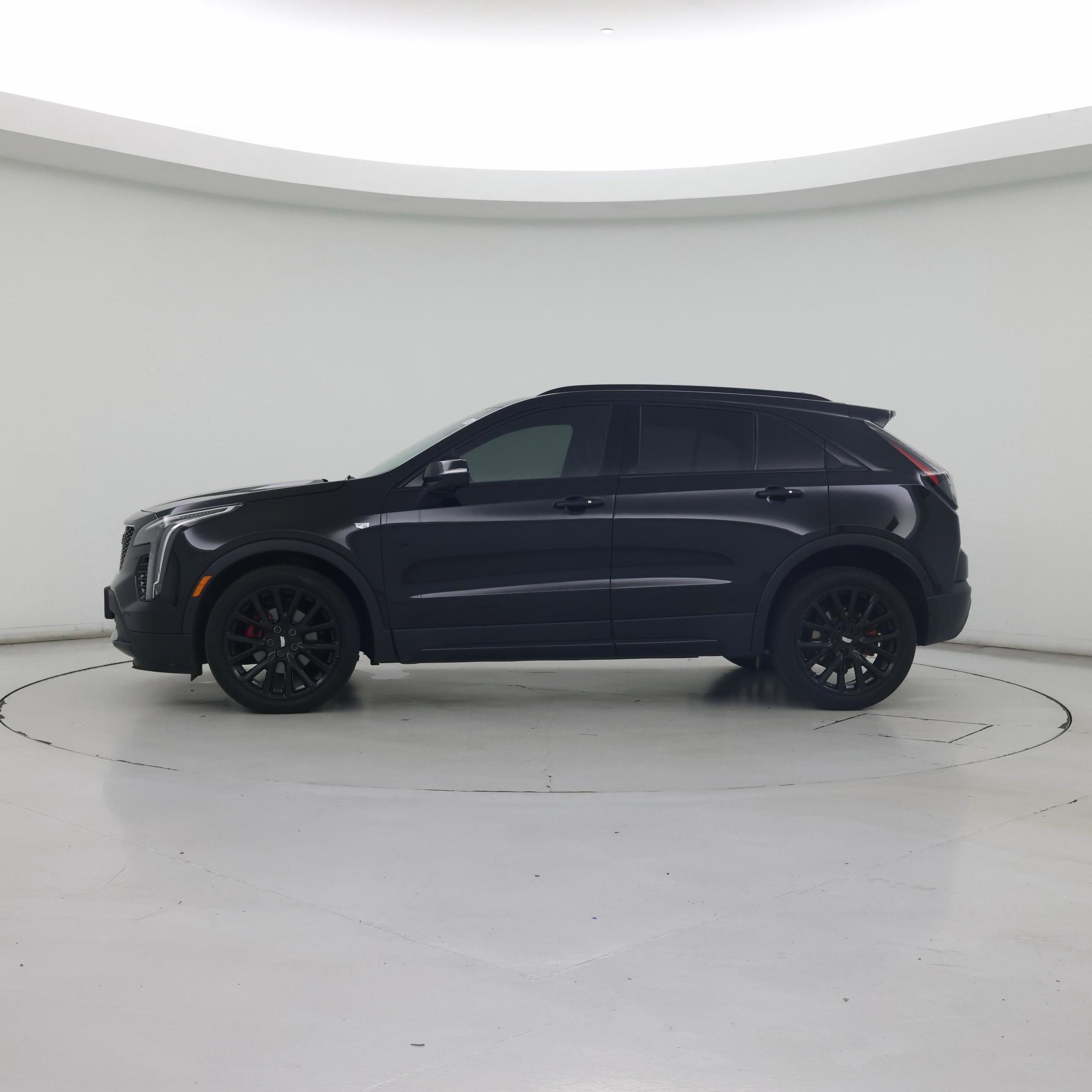 Thumbnail: 2021 Cadillac XT4 - 3