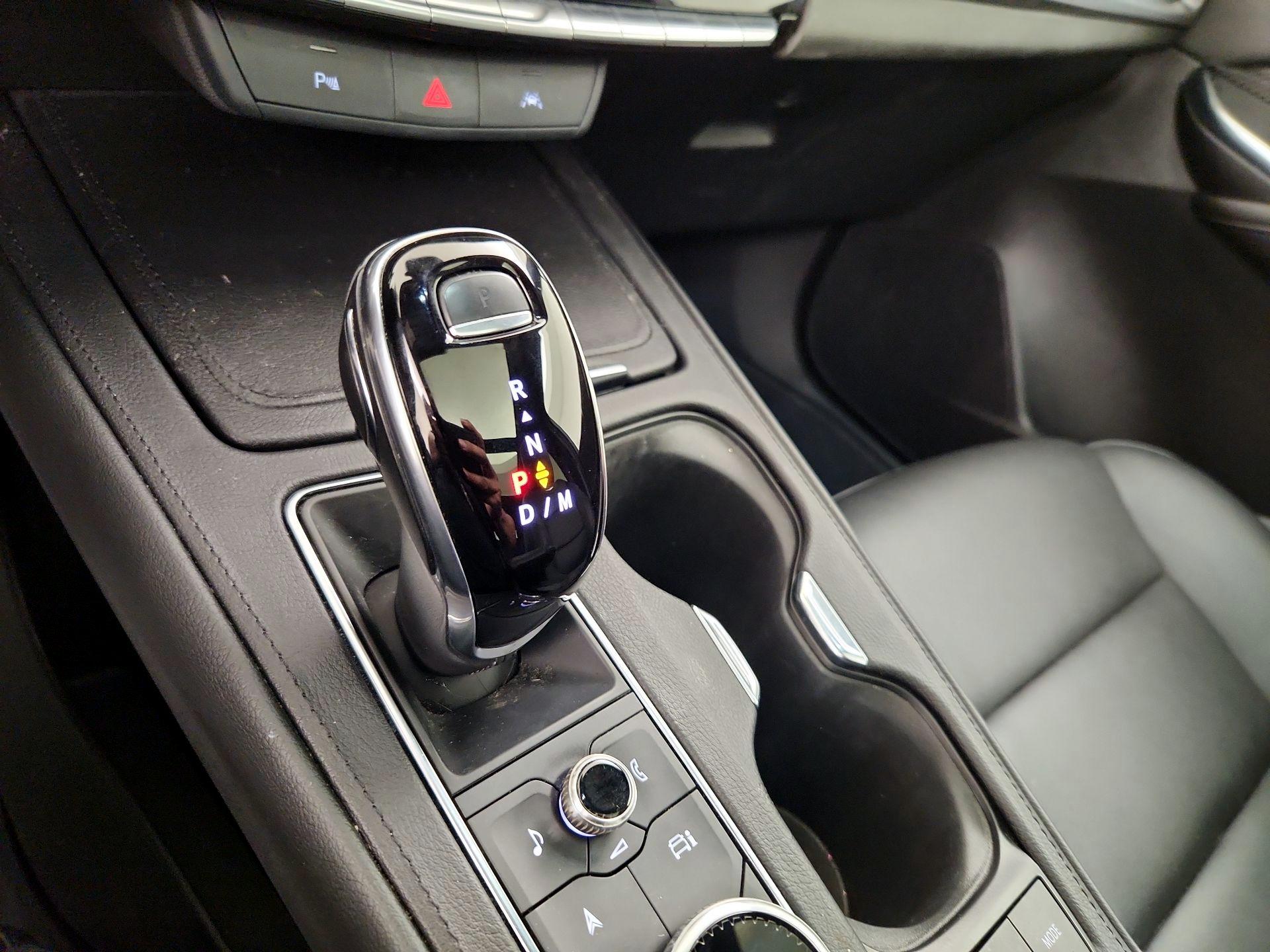 Thumbnail: 2024 Cadillac XT4 - 17