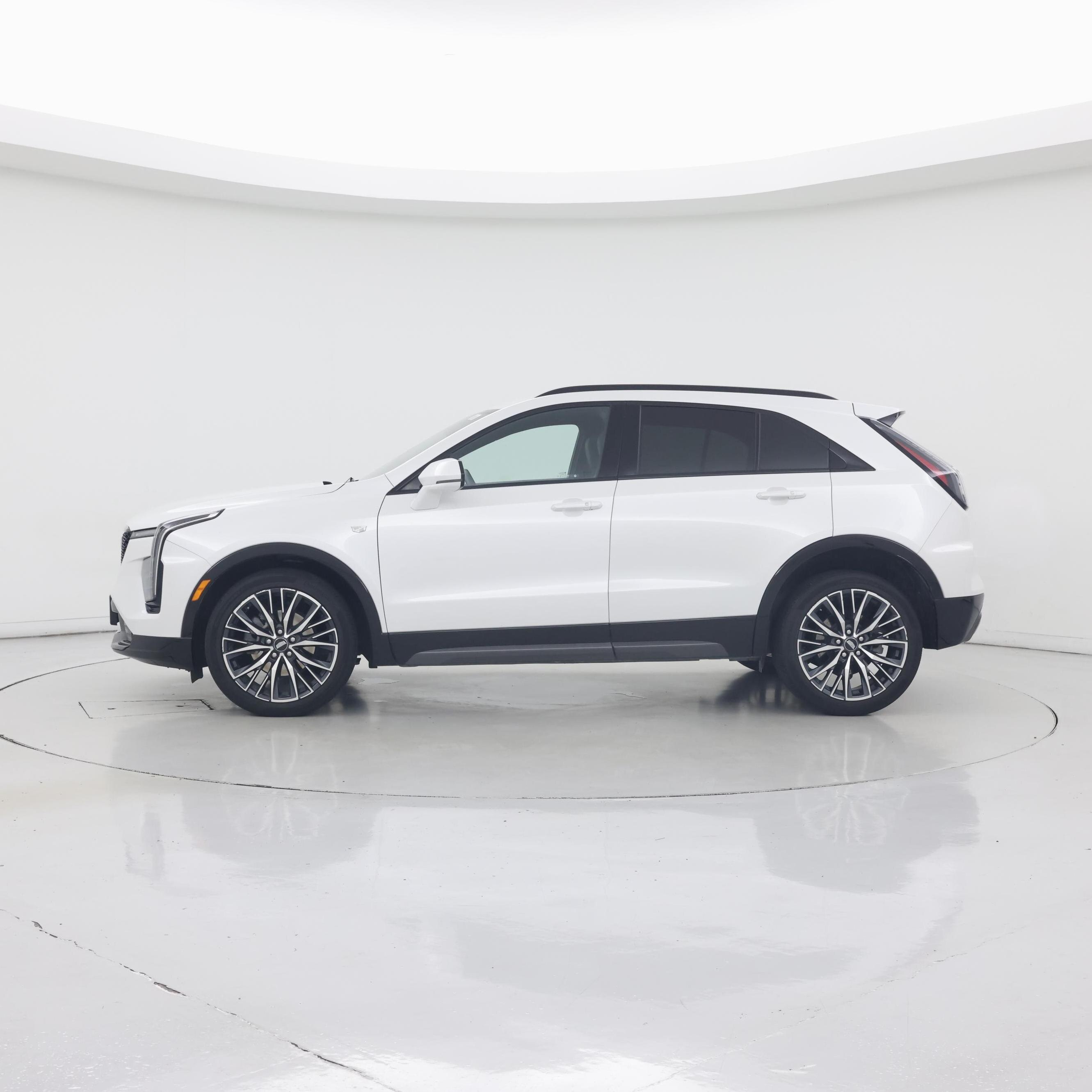 Thumbnail: 2024 Cadillac XT4 - 3