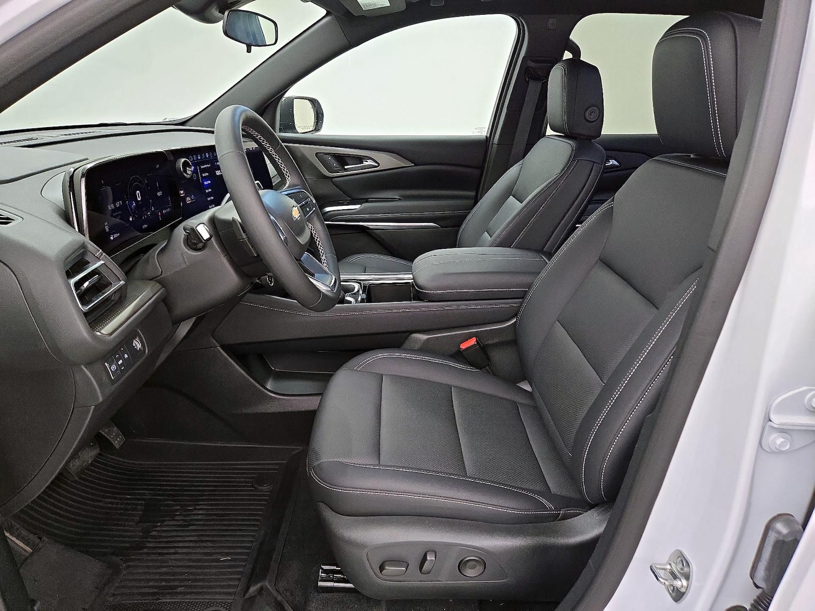 2025 Chevrolet Traverse LT - Photo 12