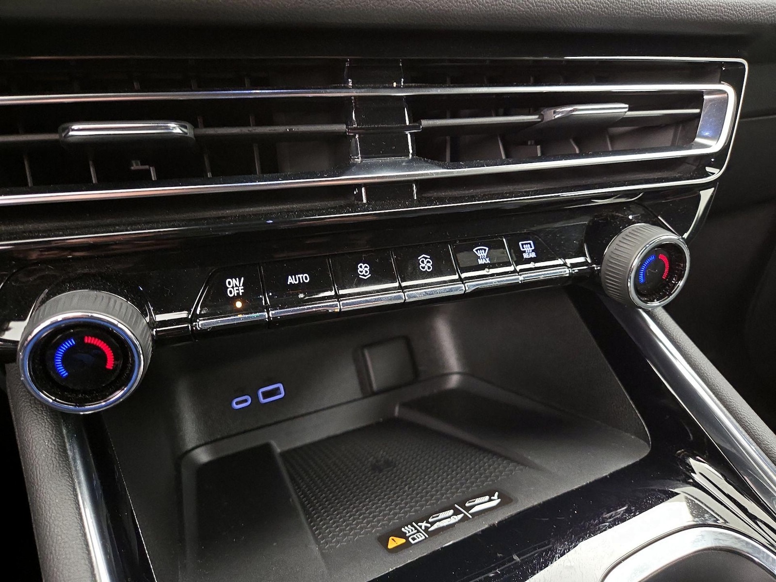 2025 Chevrolet Traverse LT - Photo 17