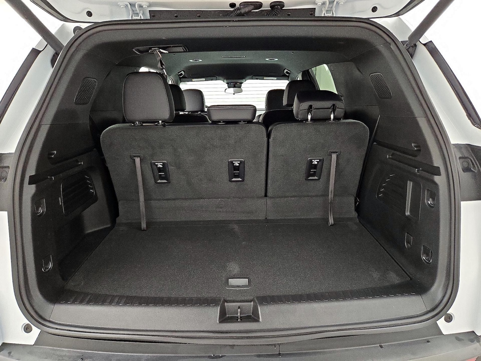 2025 Chevrolet Traverse LT - Photo 22