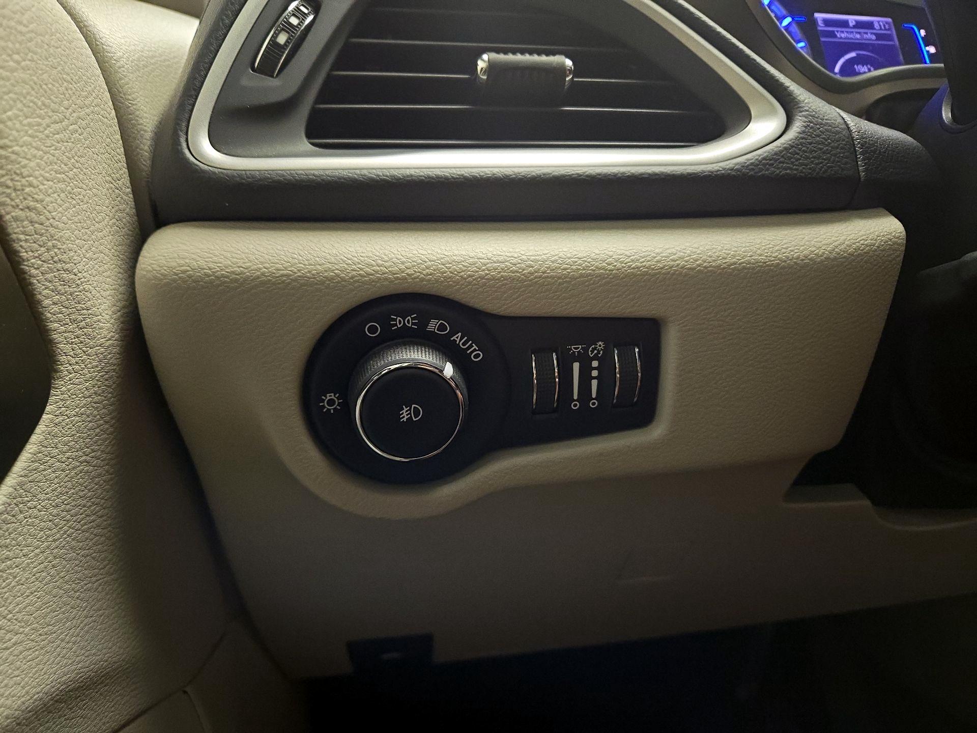 Thumbnail: 2019 Chrysler Pacifica - 11