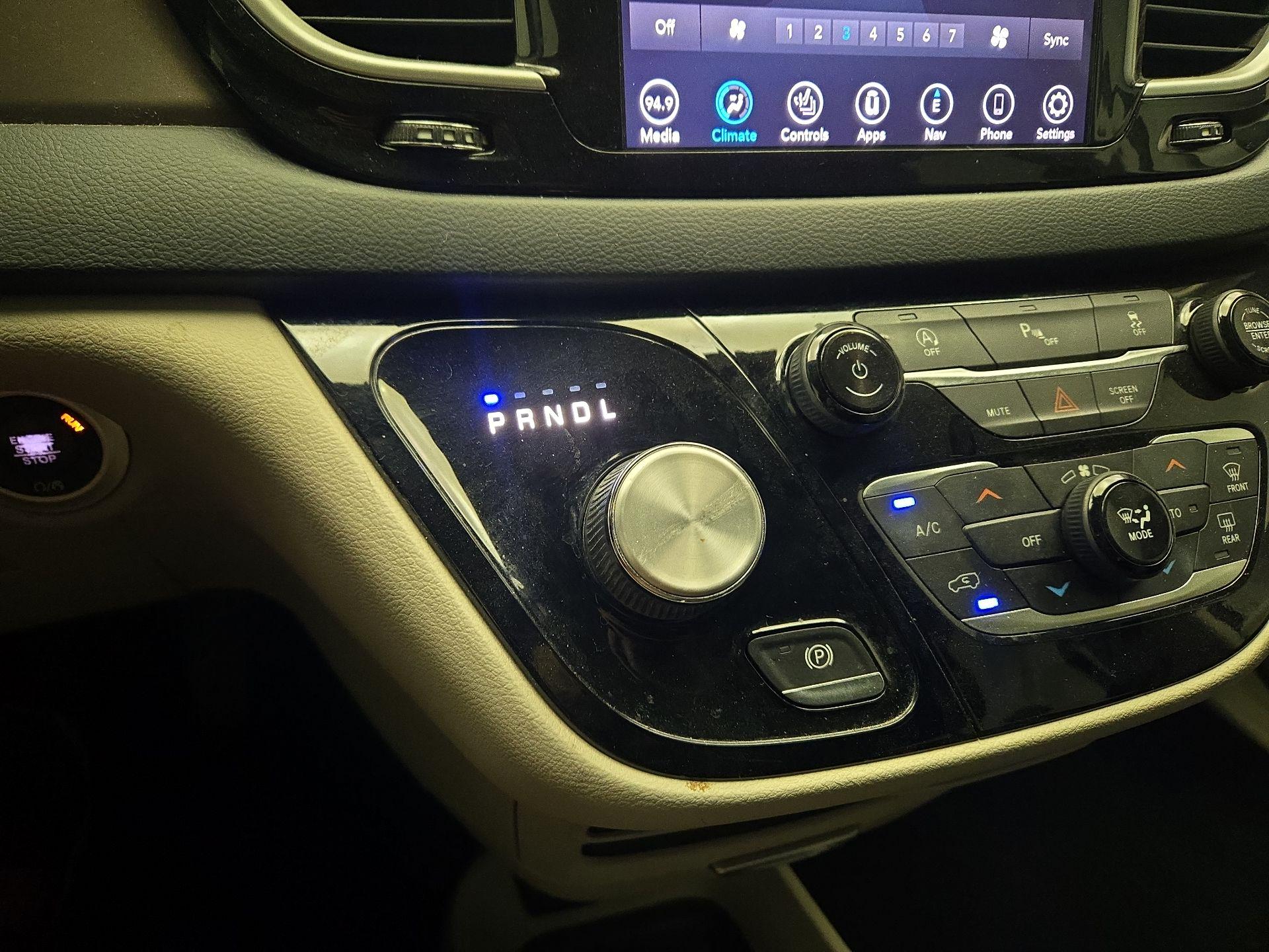 Thumbnail: 2019 Chrysler Pacifica - 16