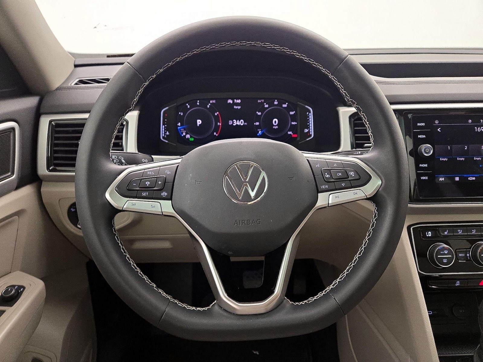 2023 Volkswagen Atlas SE w/Tech - Photo 11