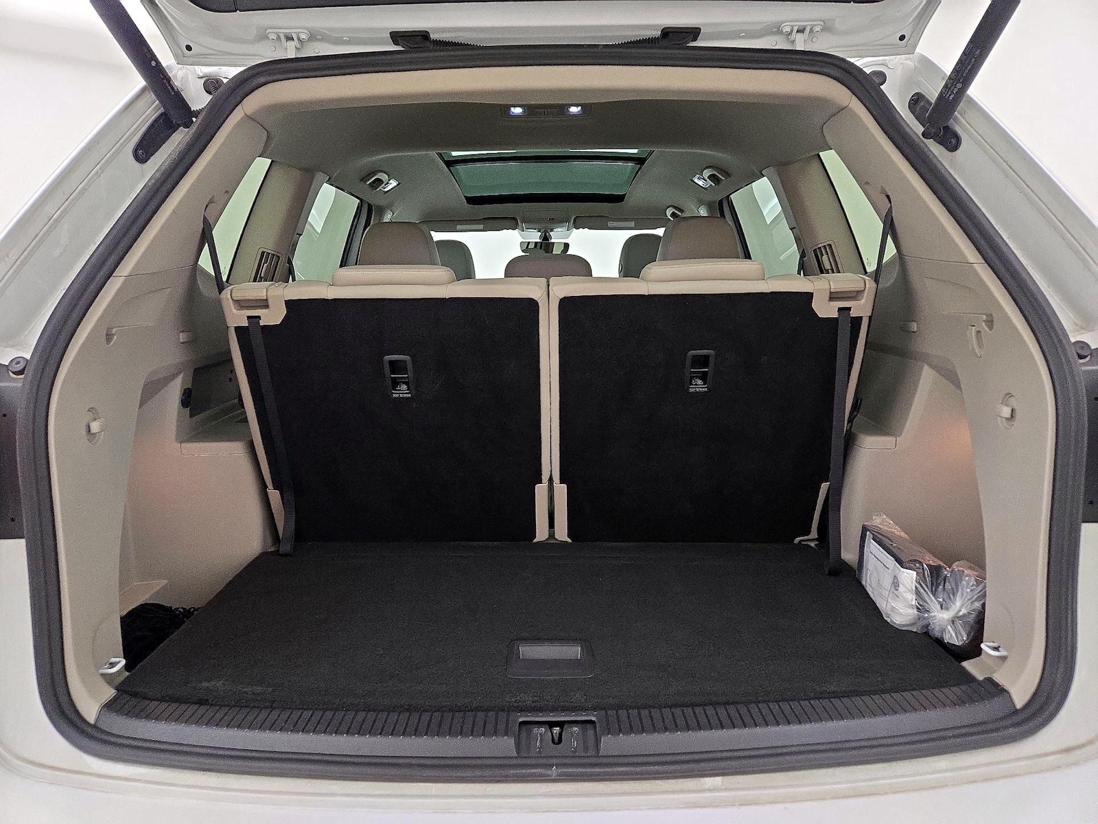 2023 Volkswagen Atlas SE w/Tech - Photo 23