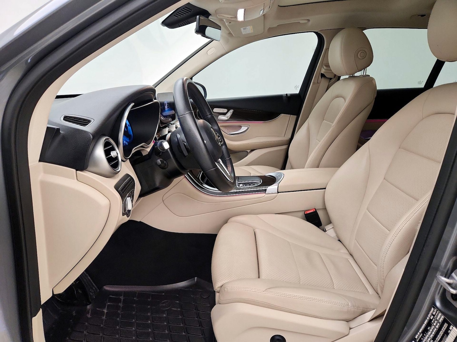 2021 Mercedes-Benz GLC GLC300 - Photo 12