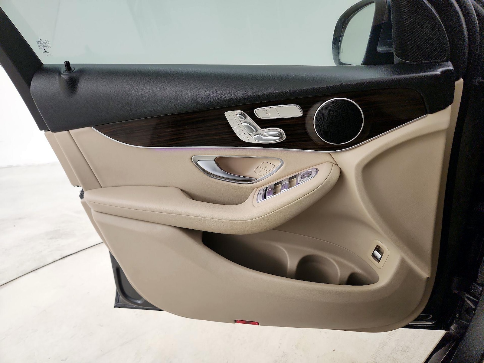 2021 Mercedes-Benz GLC GLC300 - Photo 13