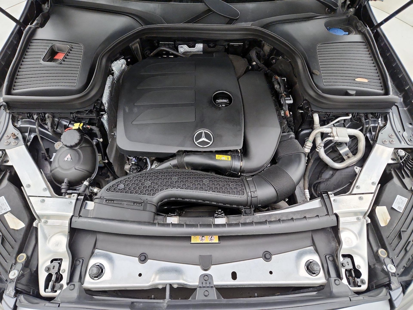 2021 Mercedes-Benz GLC GLC300 - Photo 23