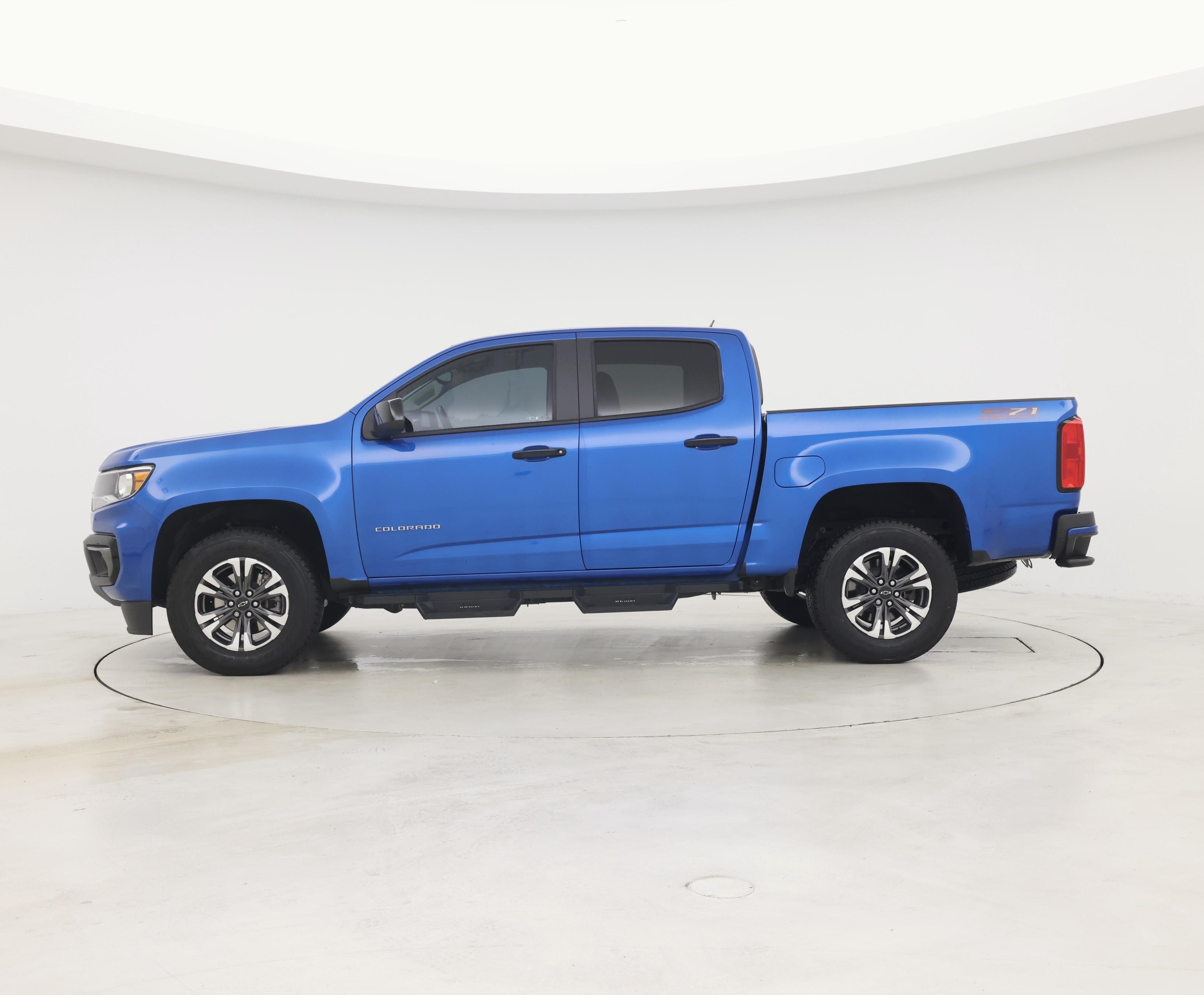 Thumbnail: 2022 Chevrolet Colorado - 3
