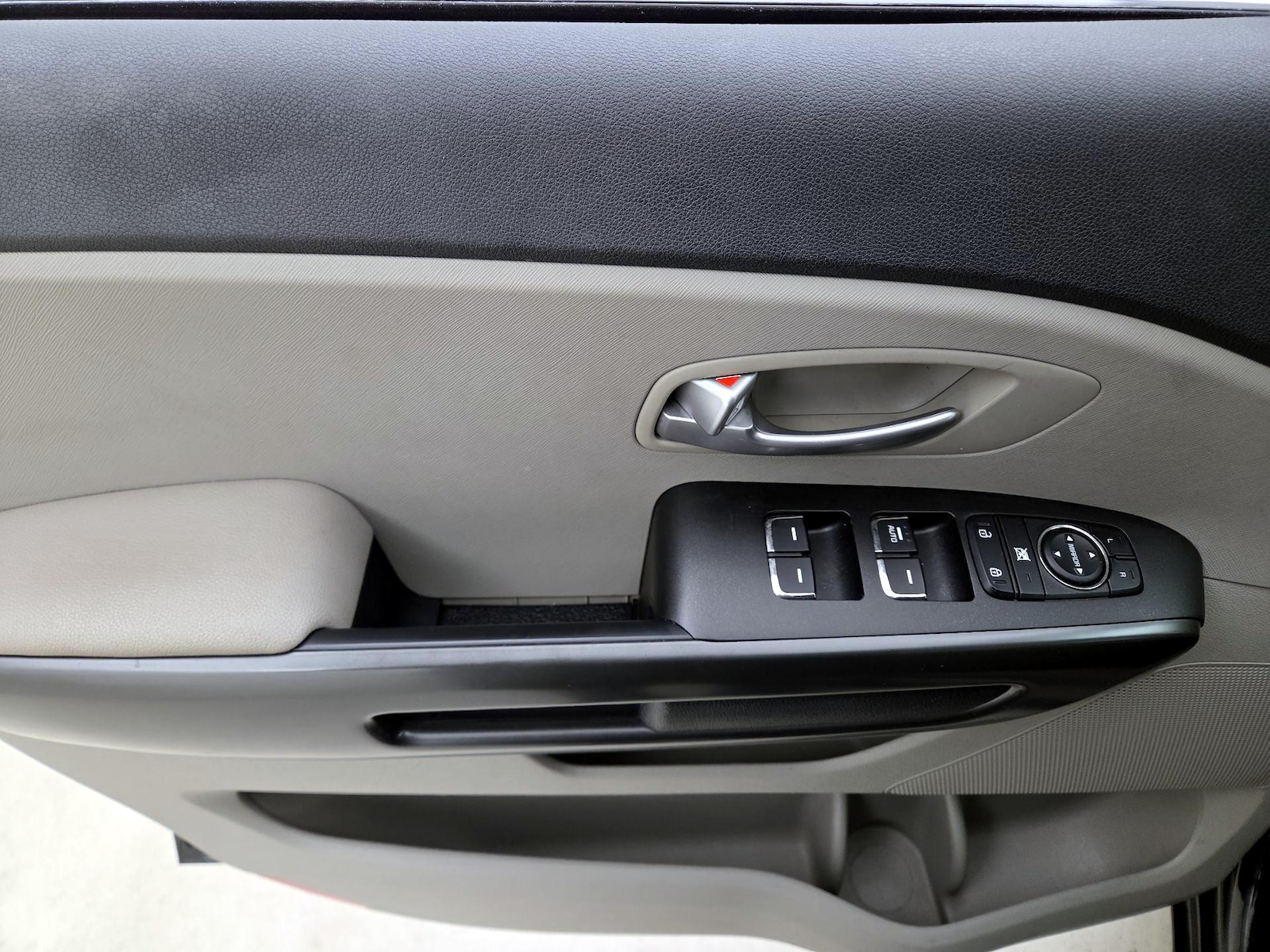 2020 Kia Sedona EX - Photo 13