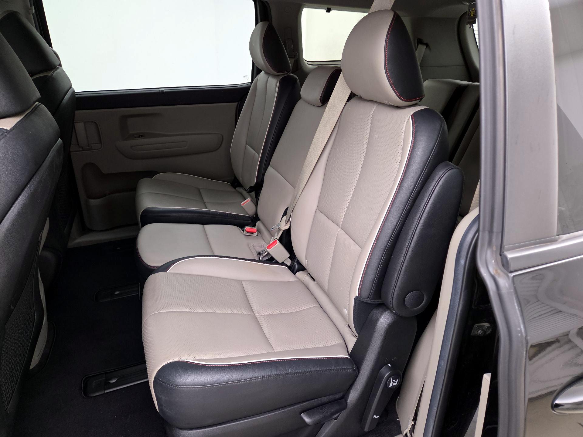 Thumbnail: 2020 Kia Sedona - 19