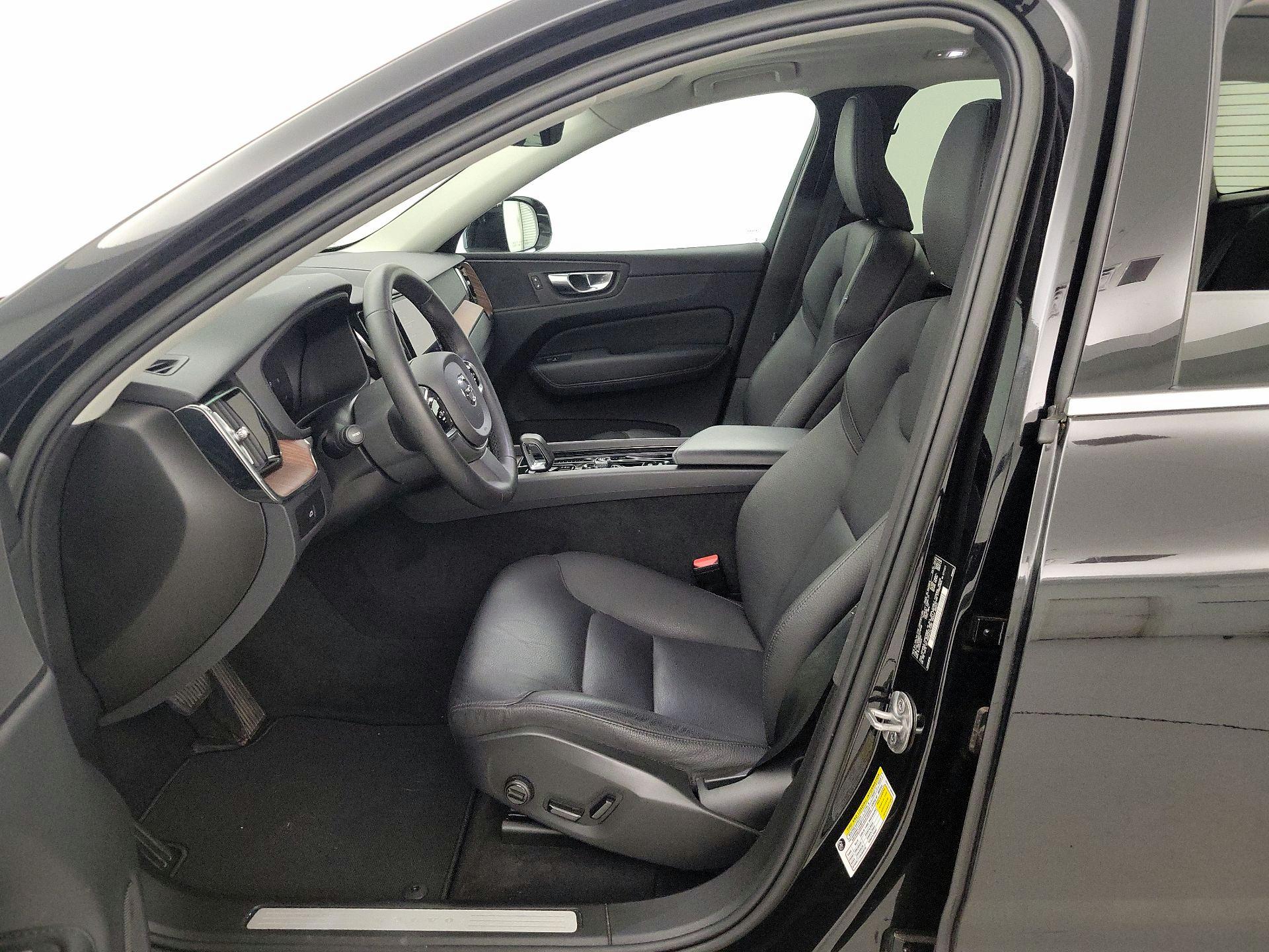 Thumbnail: 2023 Volvo XC60 - 11