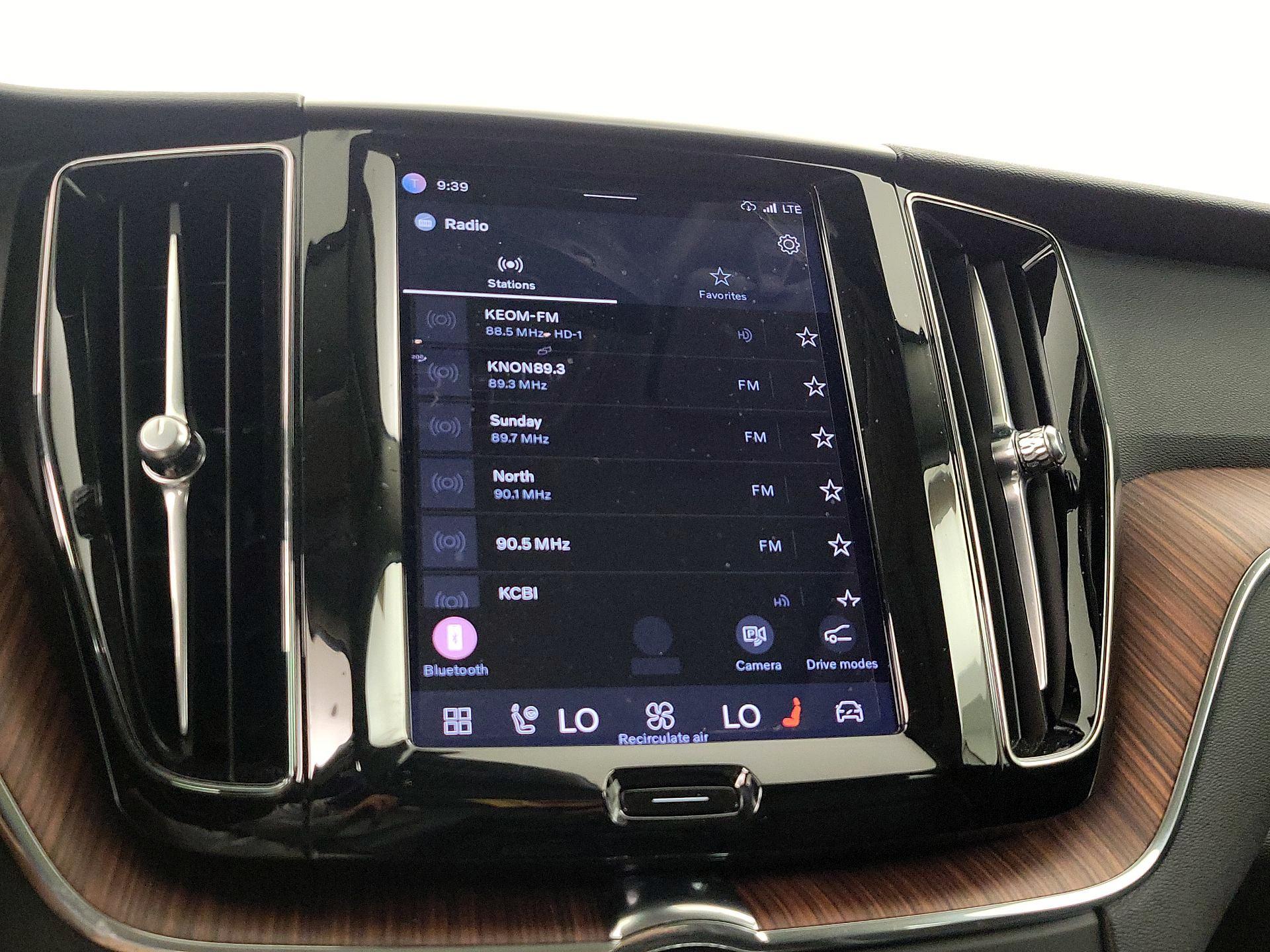 Thumbnail: 2023 Volvo XC60 - 15