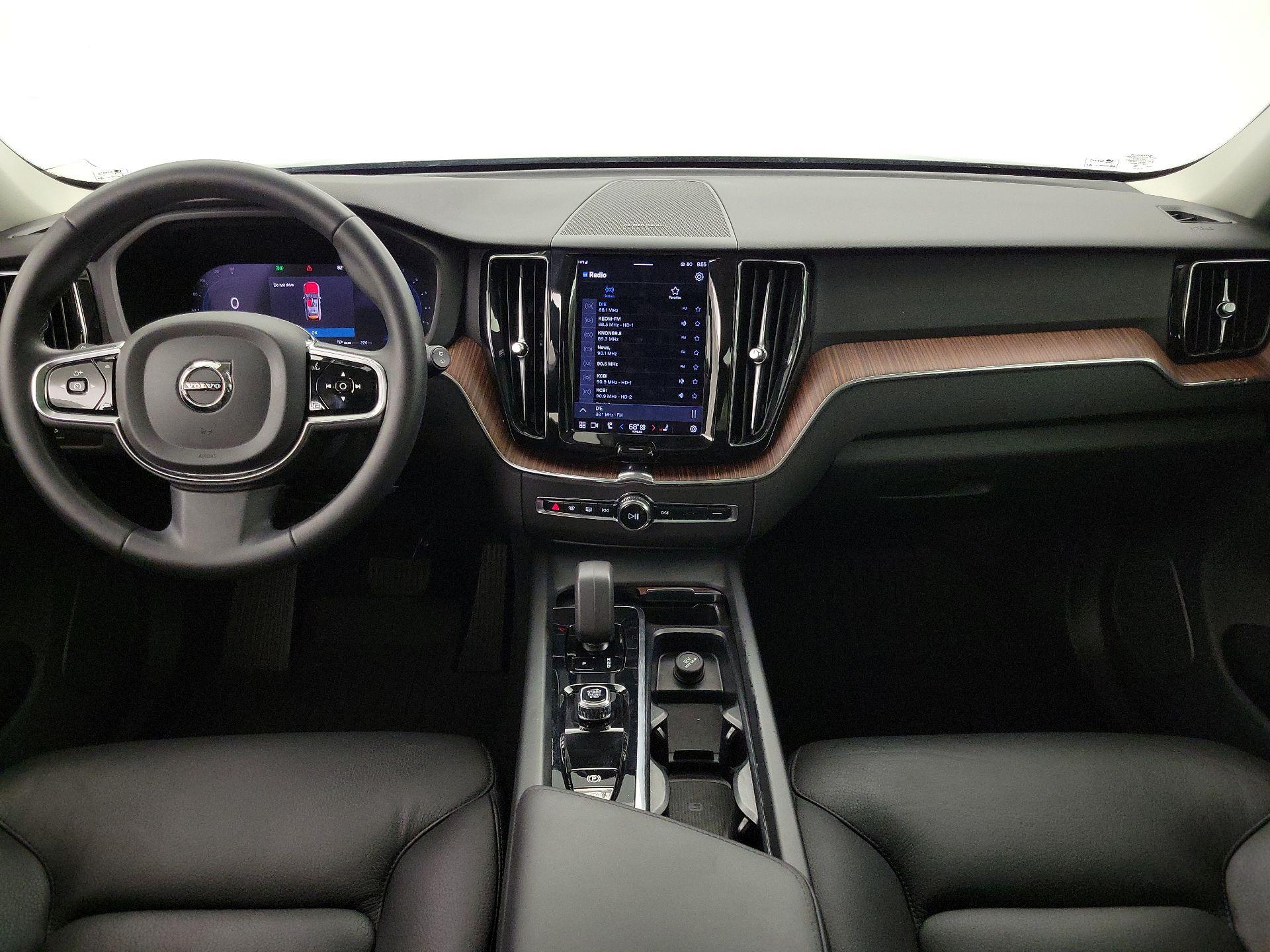Thumbnail: 2023 Volvo XC60 - 9
