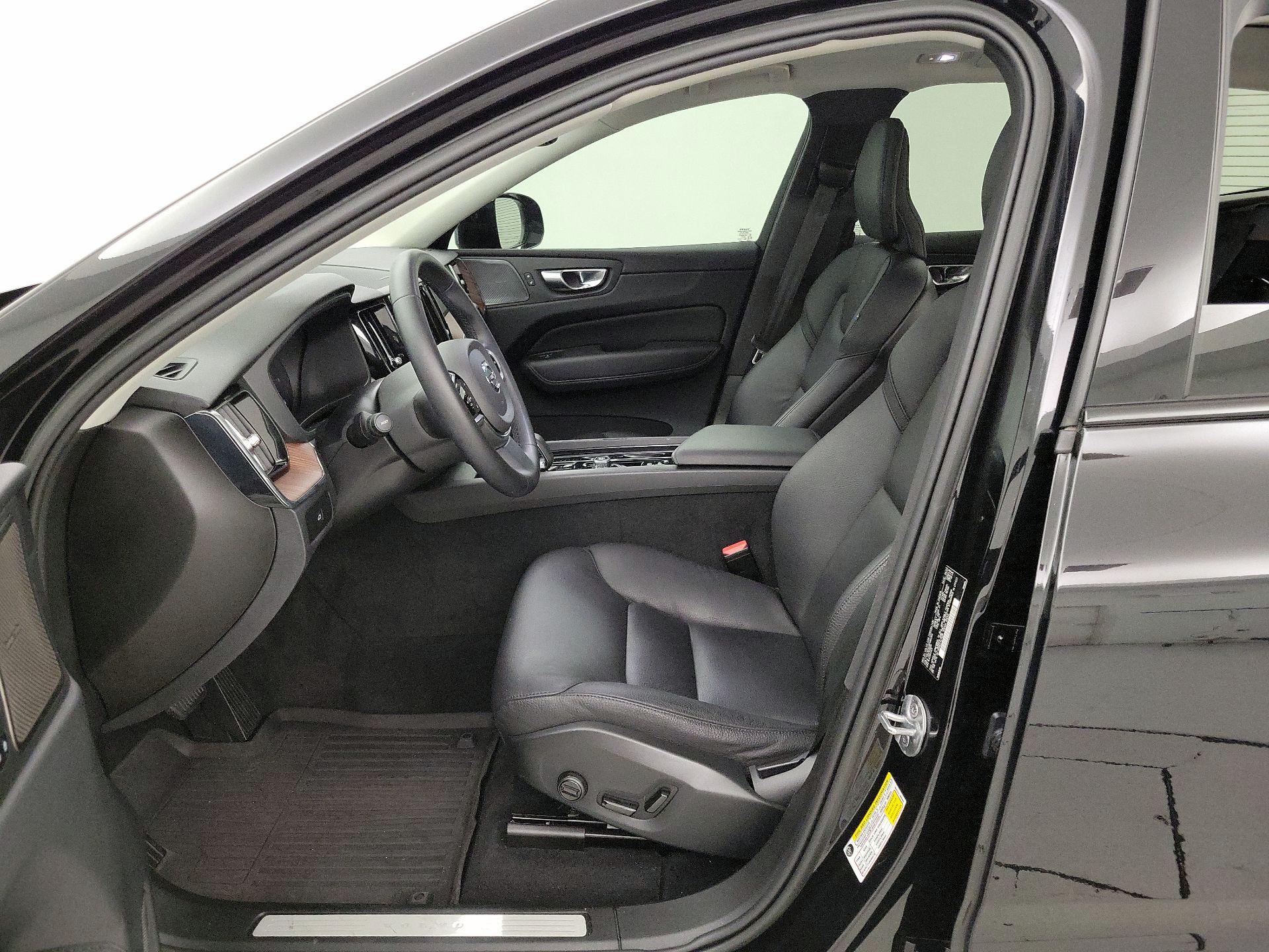 Thumbnail: 2023 Volvo XC60 - 11