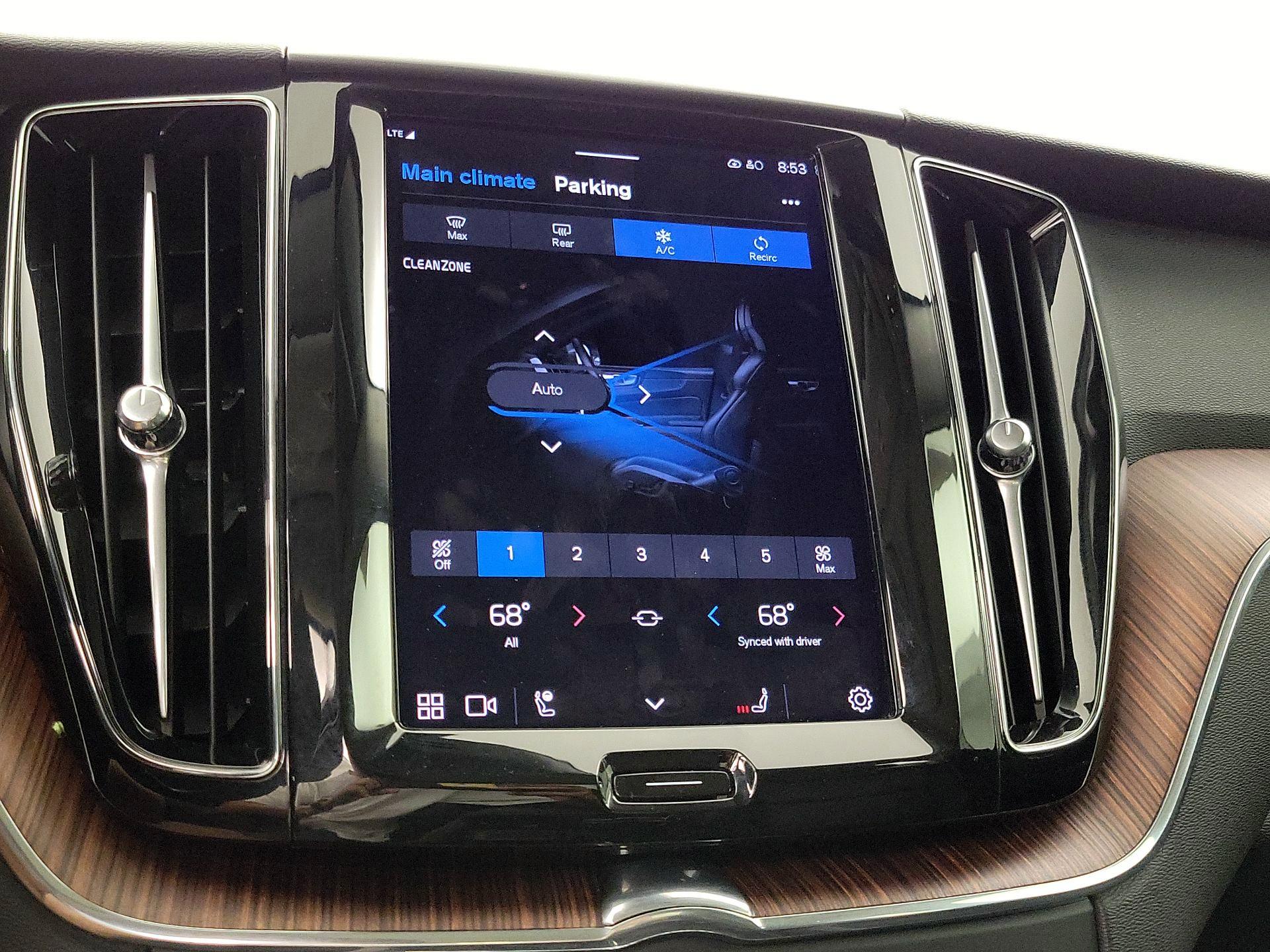 Thumbnail: 2023 Volvo XC60 - 16