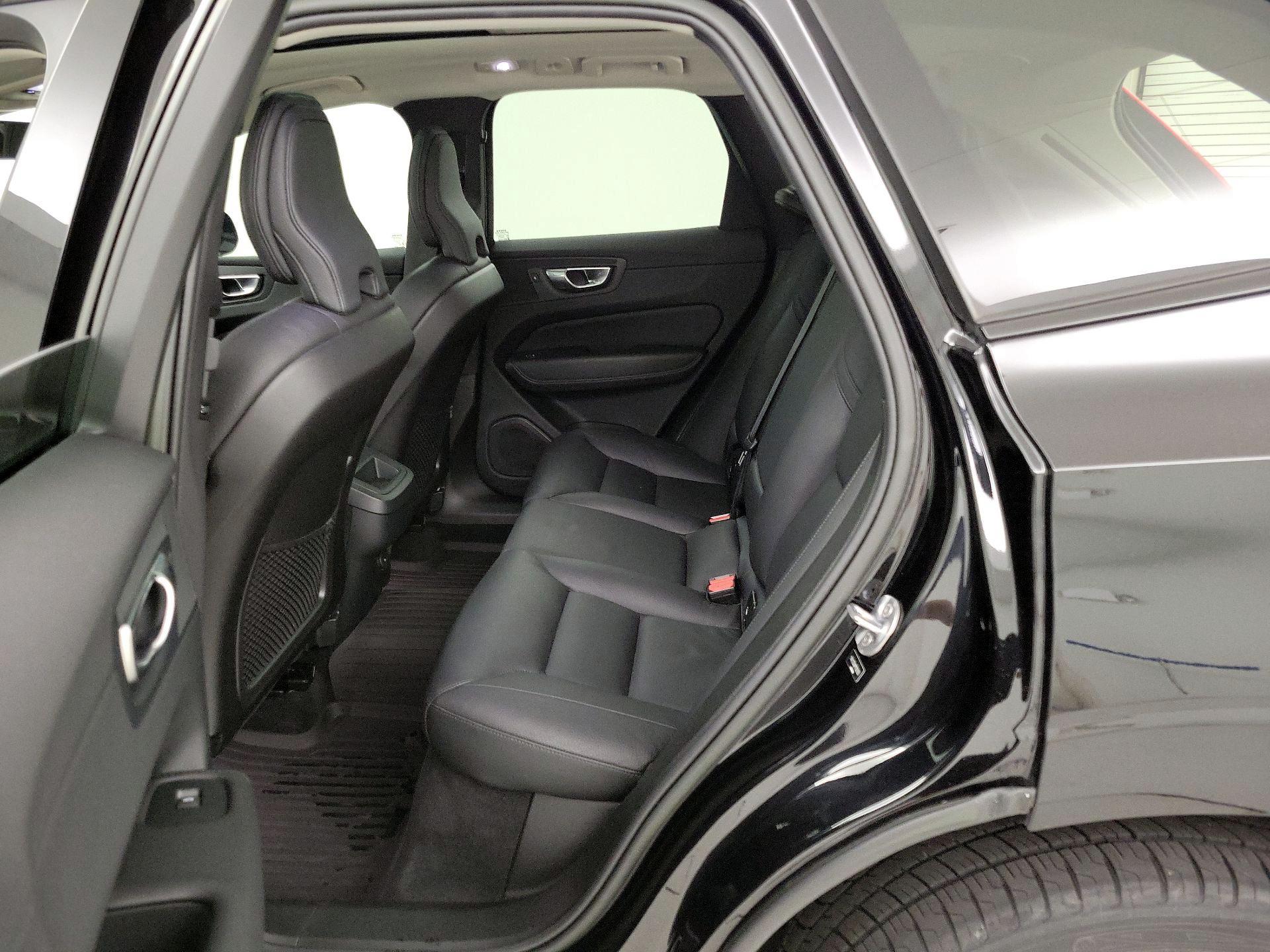 Thumbnail: 2023 Volvo XC60 - 20
