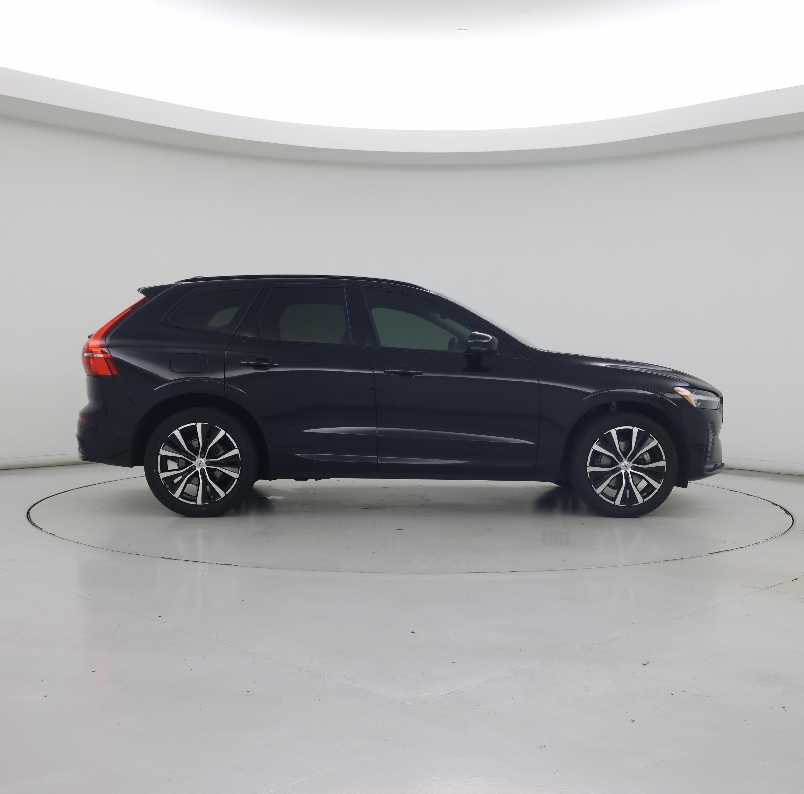 Thumbnail: 2023 Volvo XC60 - 7