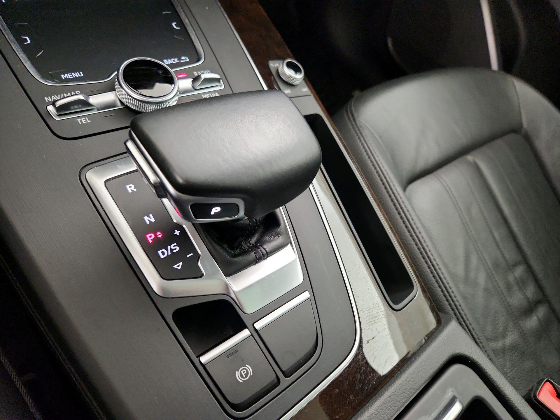 Thumbnail: 2018 Audi Q5 - 18