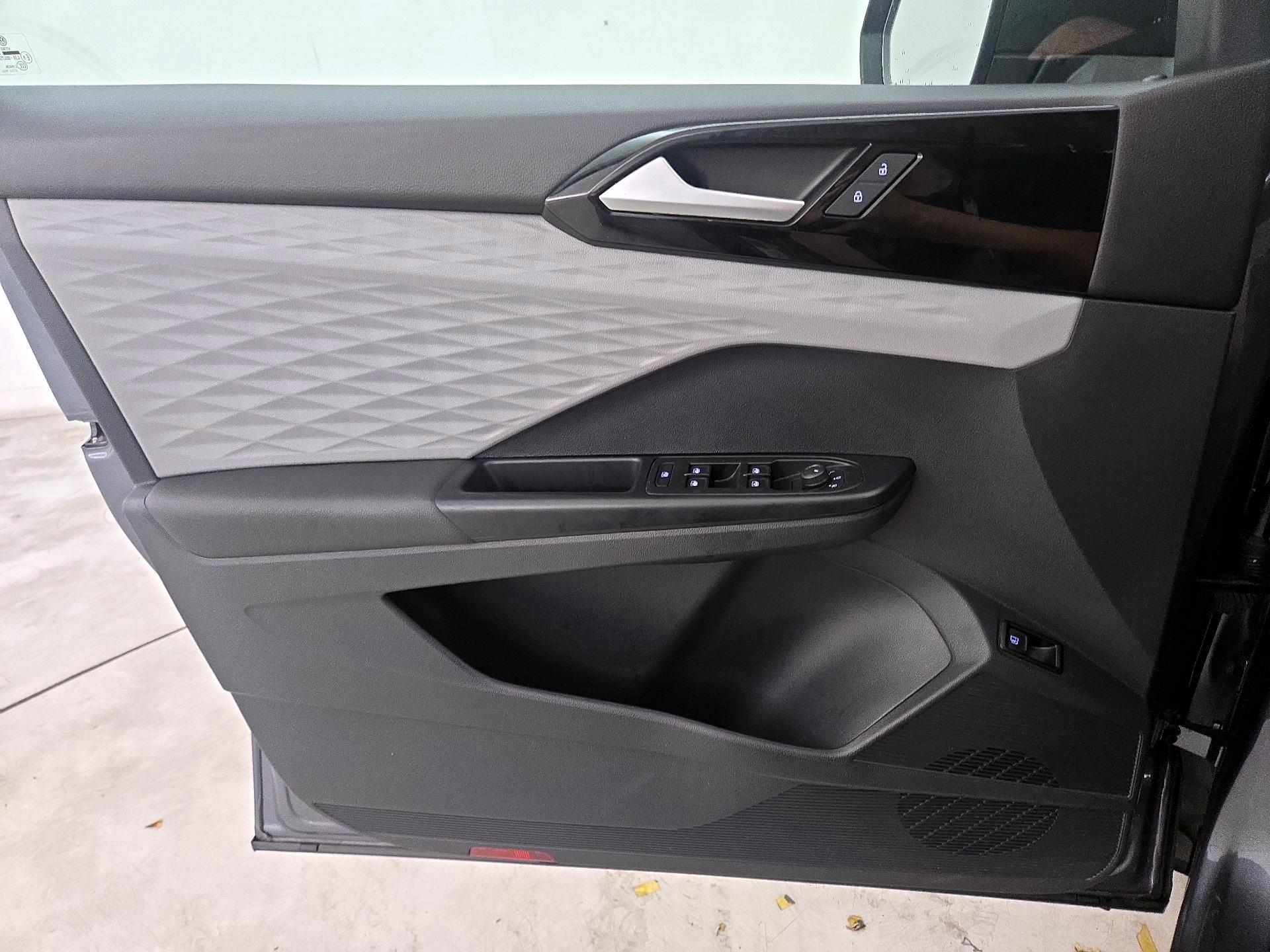 Thumbnail: 2023 Volkswagen Taos - 12