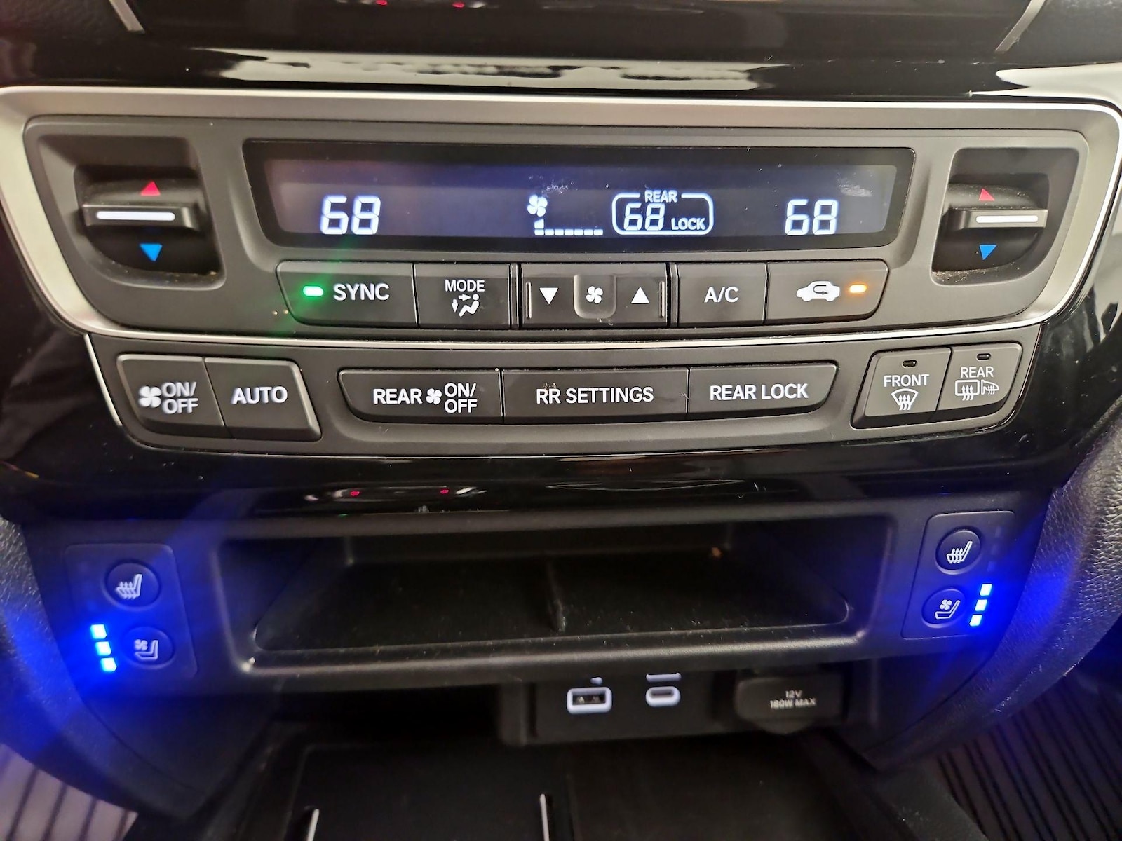 2025 Honda Passport Black Edition - Photo 18