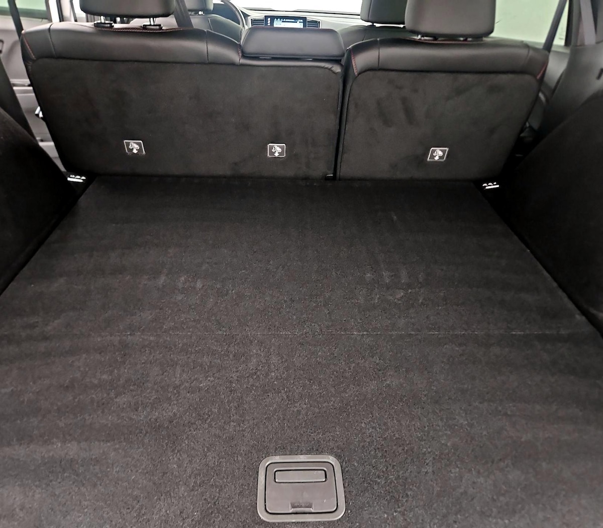 Trunk/Cargo (Seats Up)