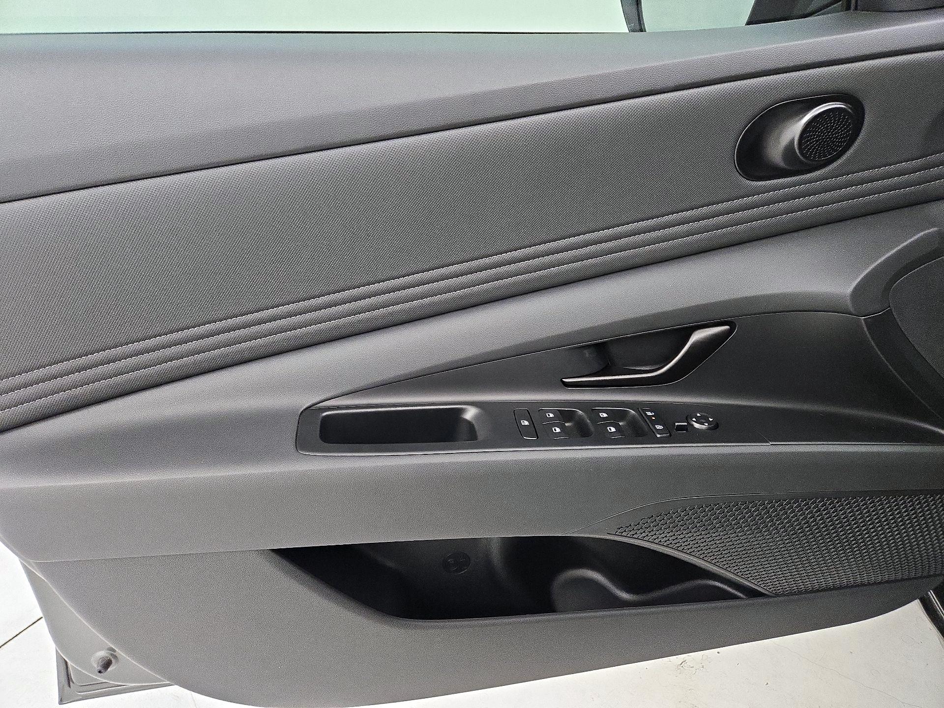 Thumbnail: 2025 Hyundai Elantra - 12