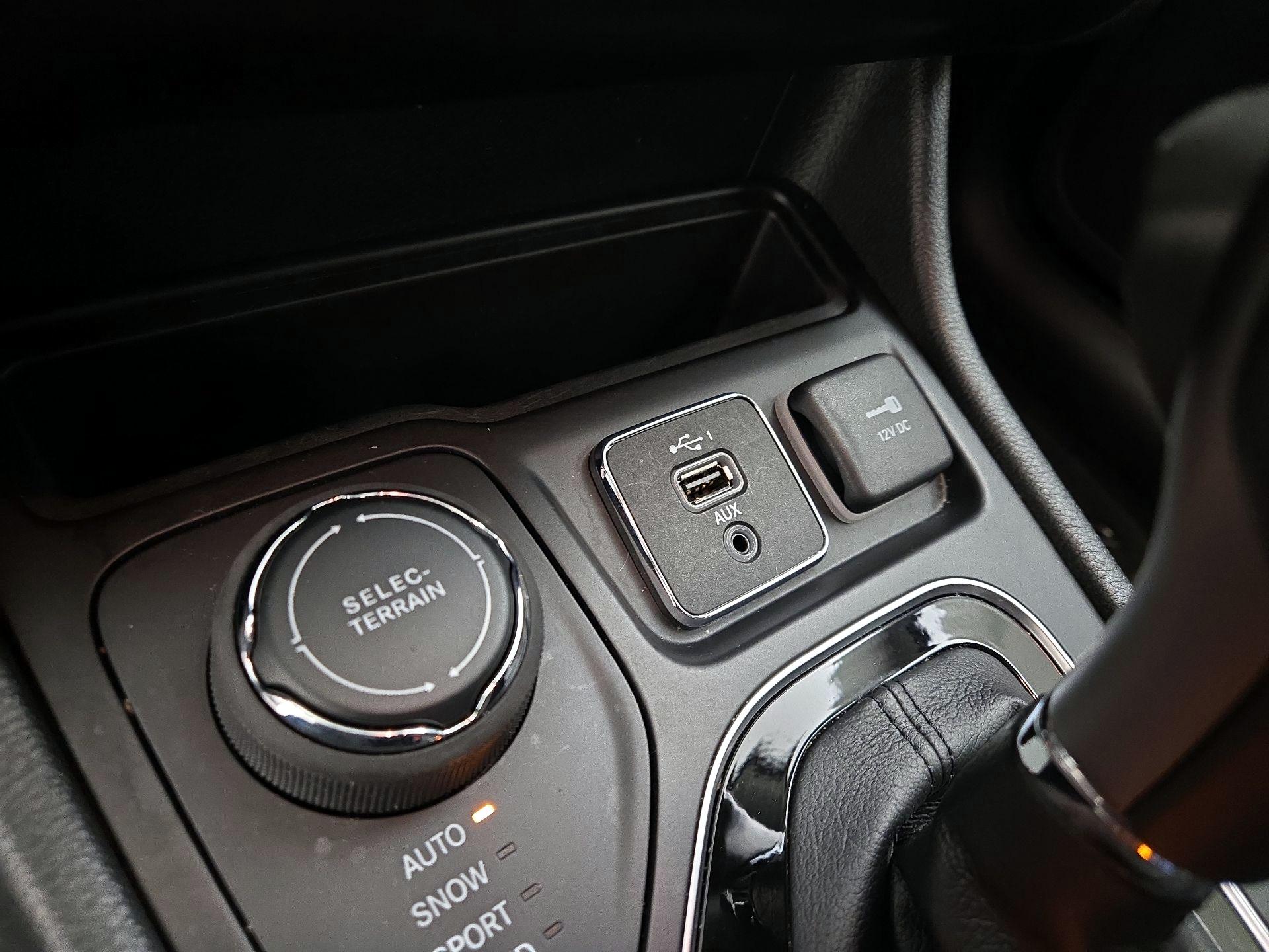 Thumbnail: 2023 Jeep Cherokee - 19