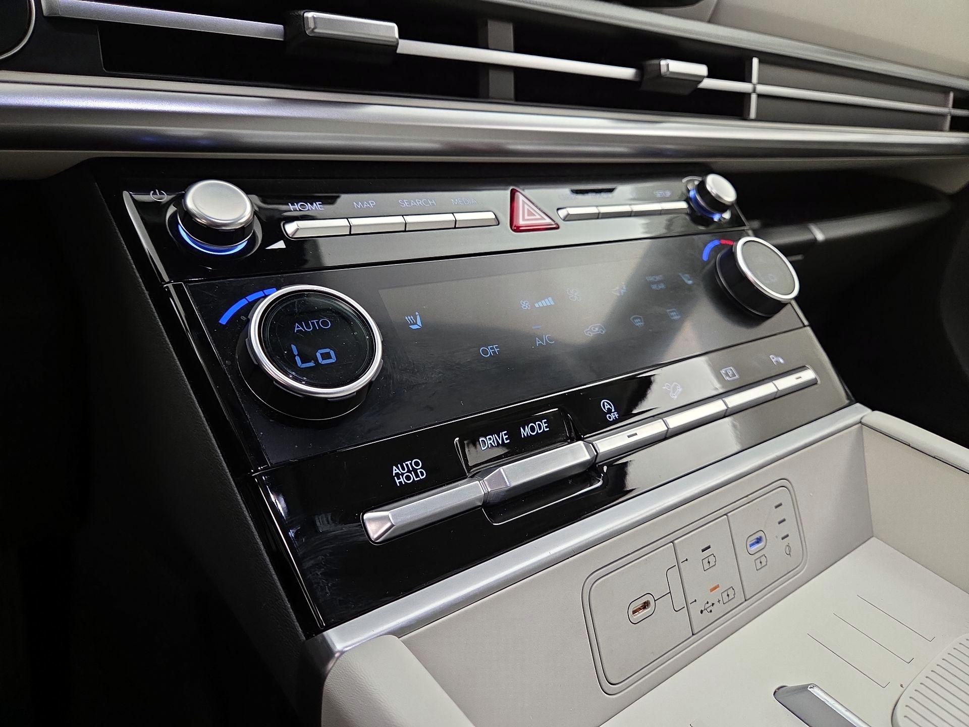 Thumbnail: 2025 Hyundai Santa Fe - 16