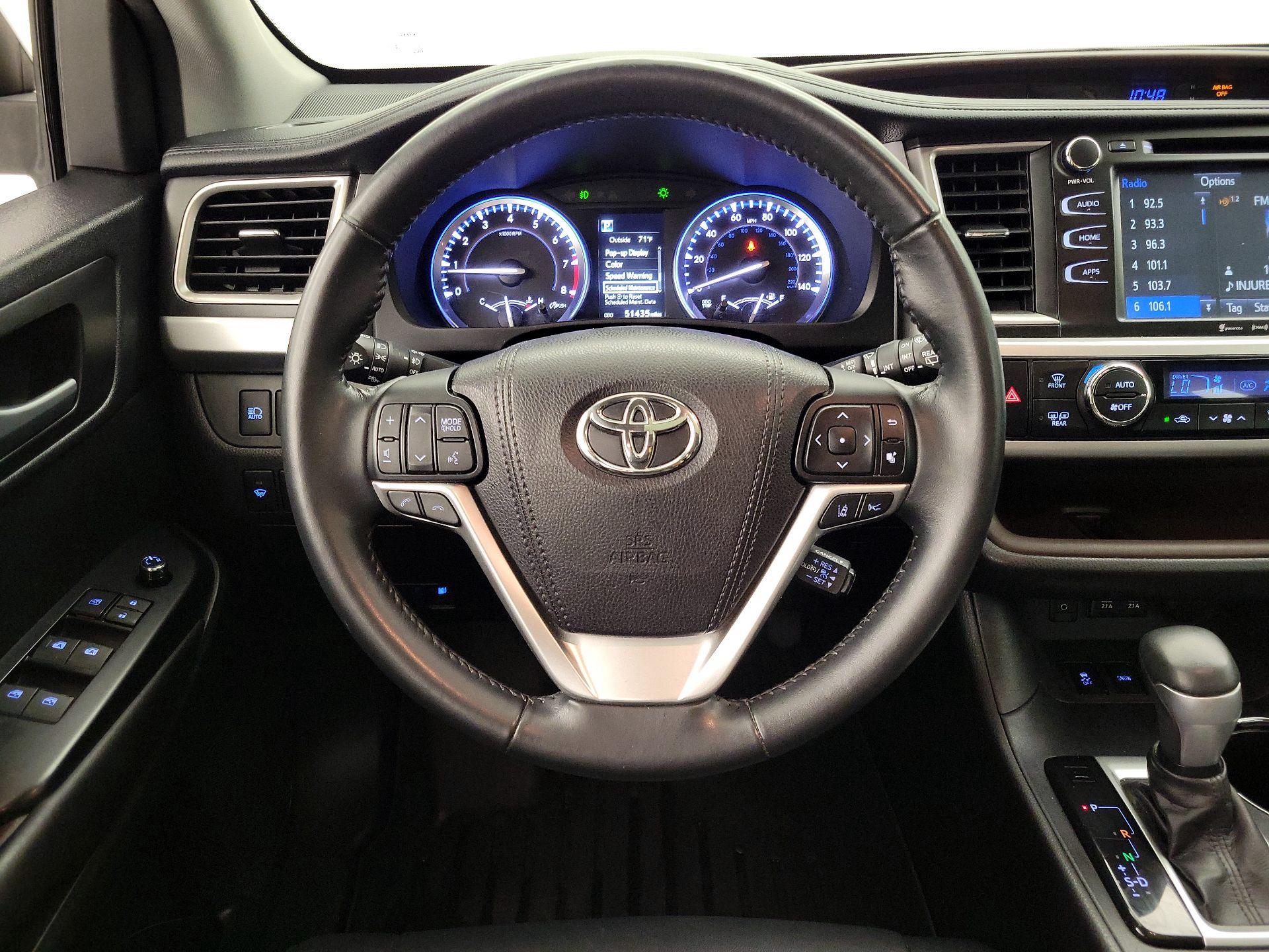 Thumbnail: 2017 Toyota Highlander - 10