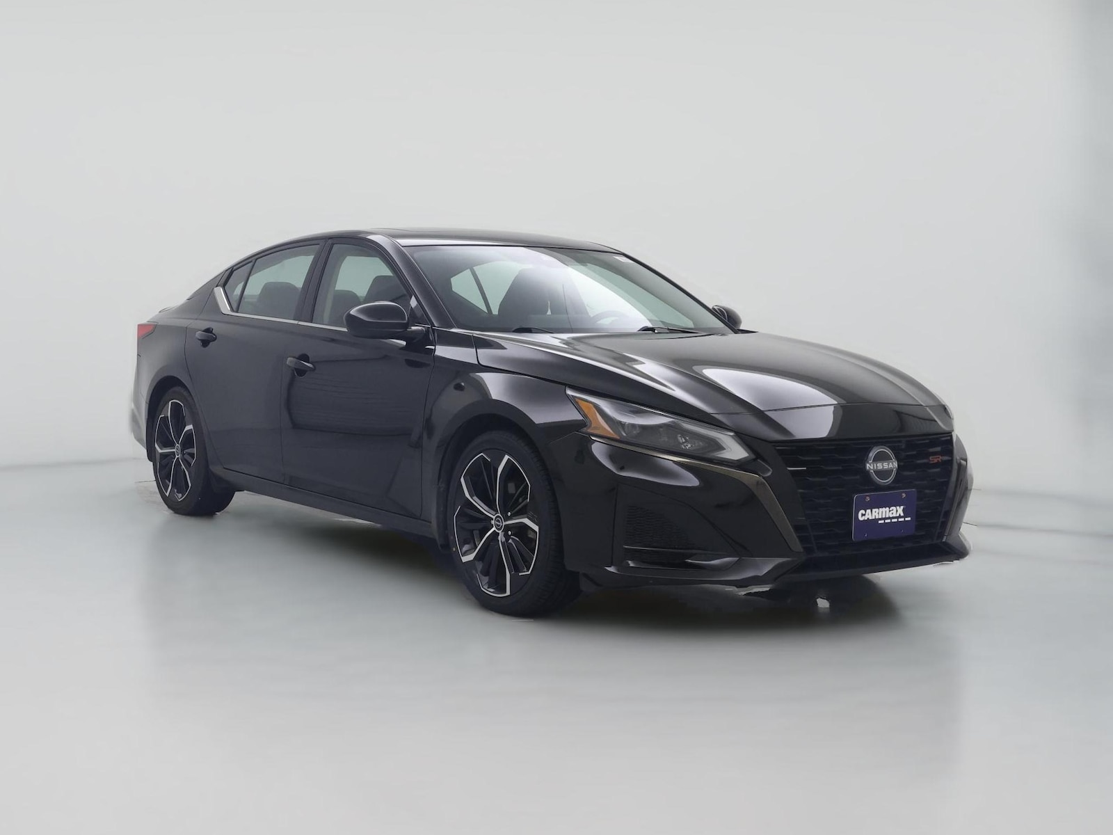2023 Nissan Altima SR - Photo 1