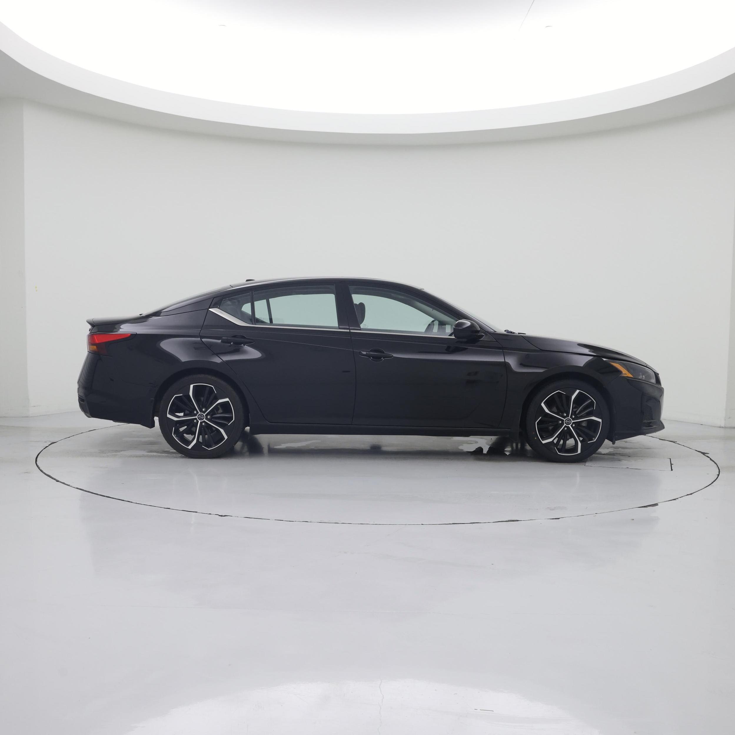 Thumbnail: 2023 Nissan Altima - 7