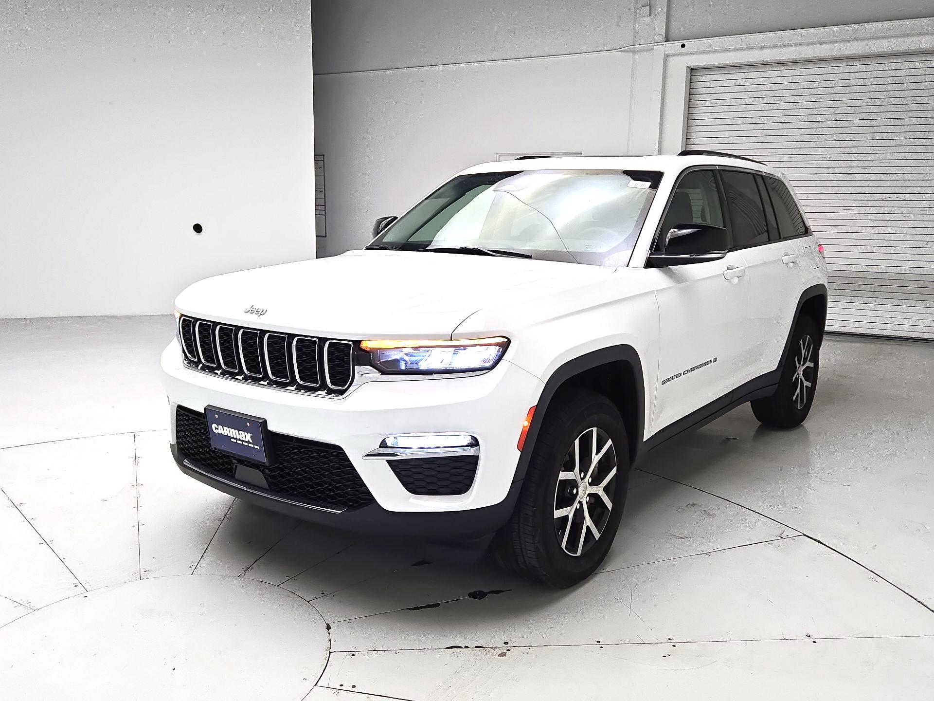 Thumbnail: 2023 Jeep Grand Cherokee - 3