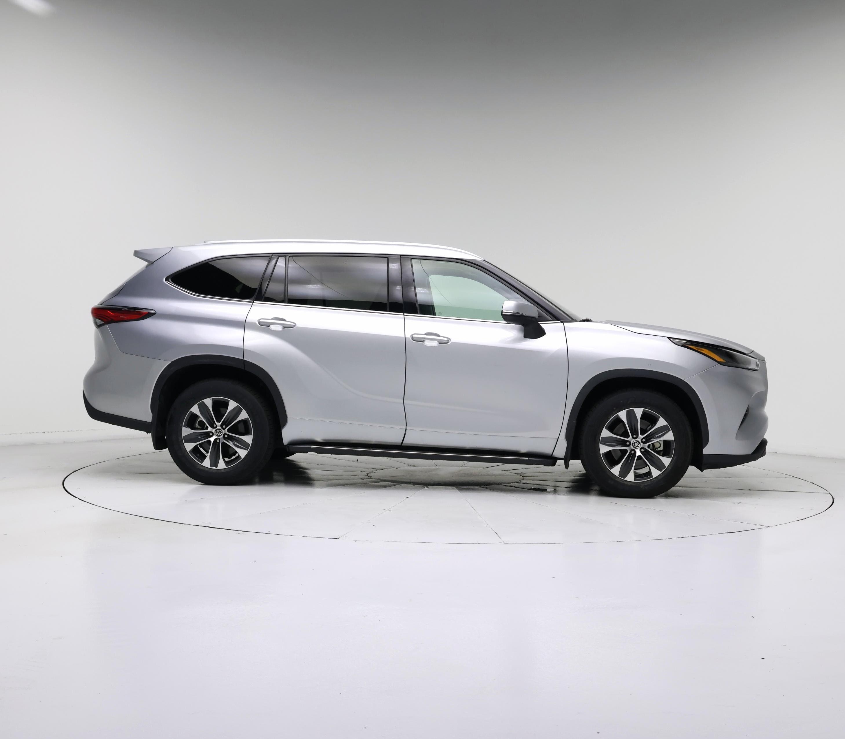 Thumbnail: 2022 Toyota Highlander - 7