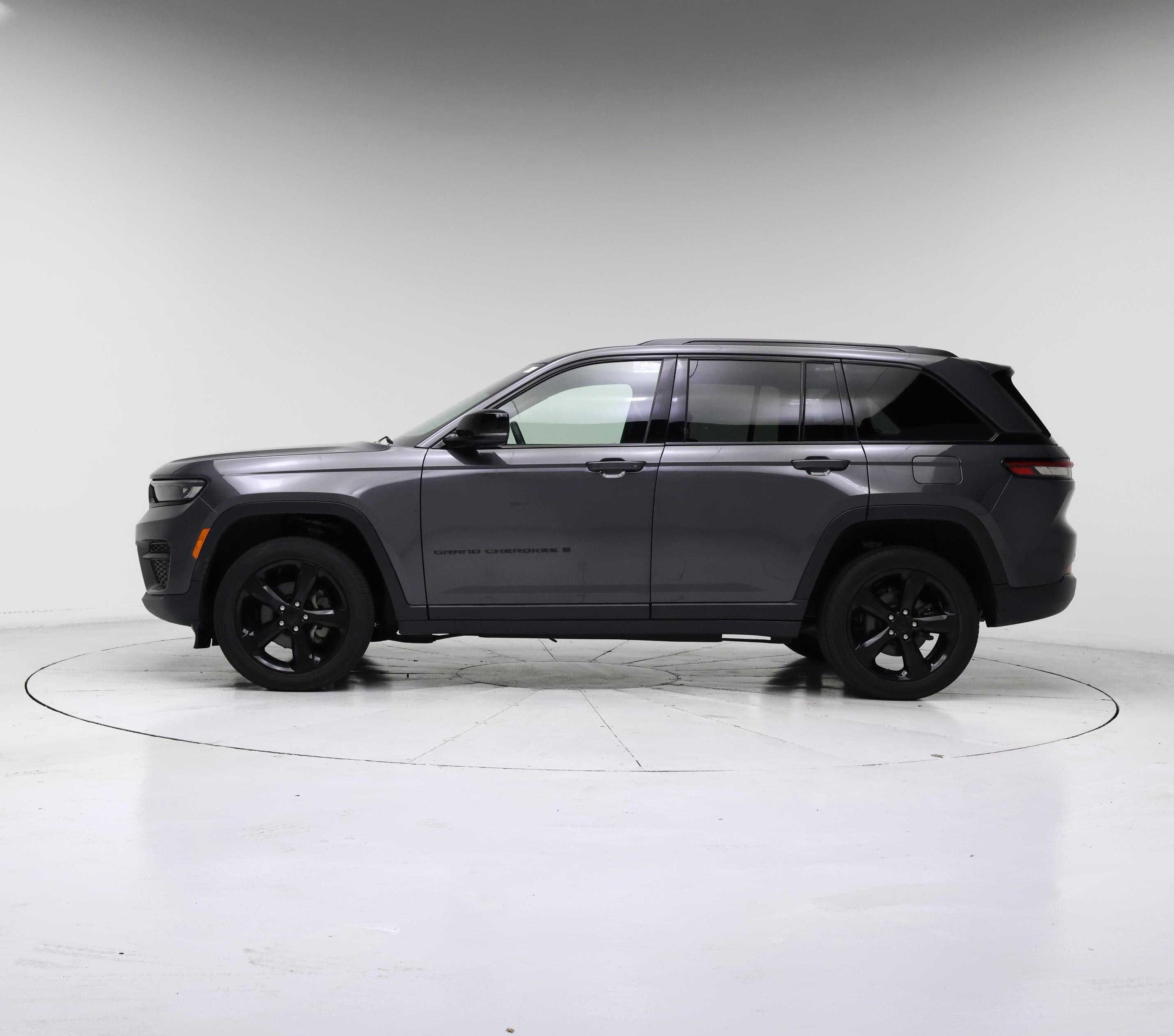 Thumbnail: 2023 Jeep Grand Cherokee - 3